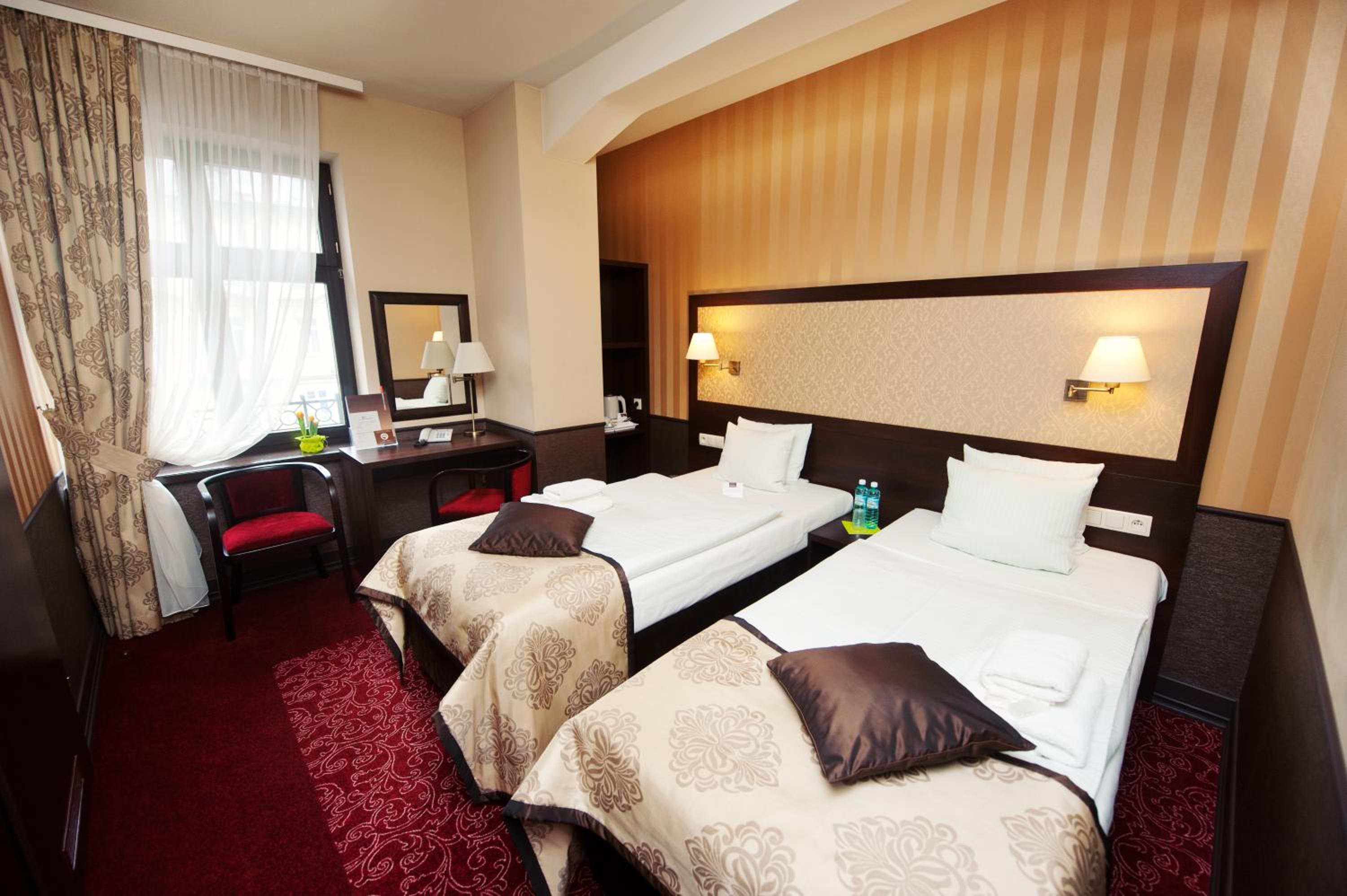 Double or Twin Room - Photo 5
