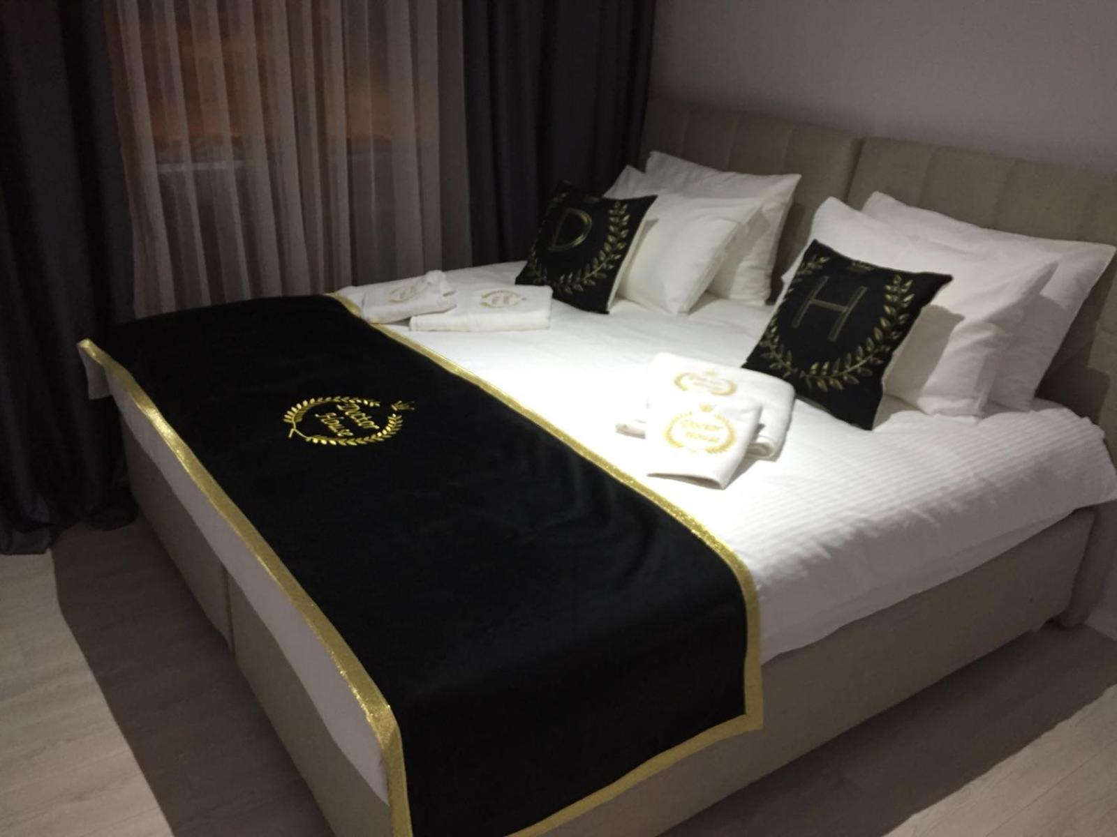 King Suite with Balcony photo 1