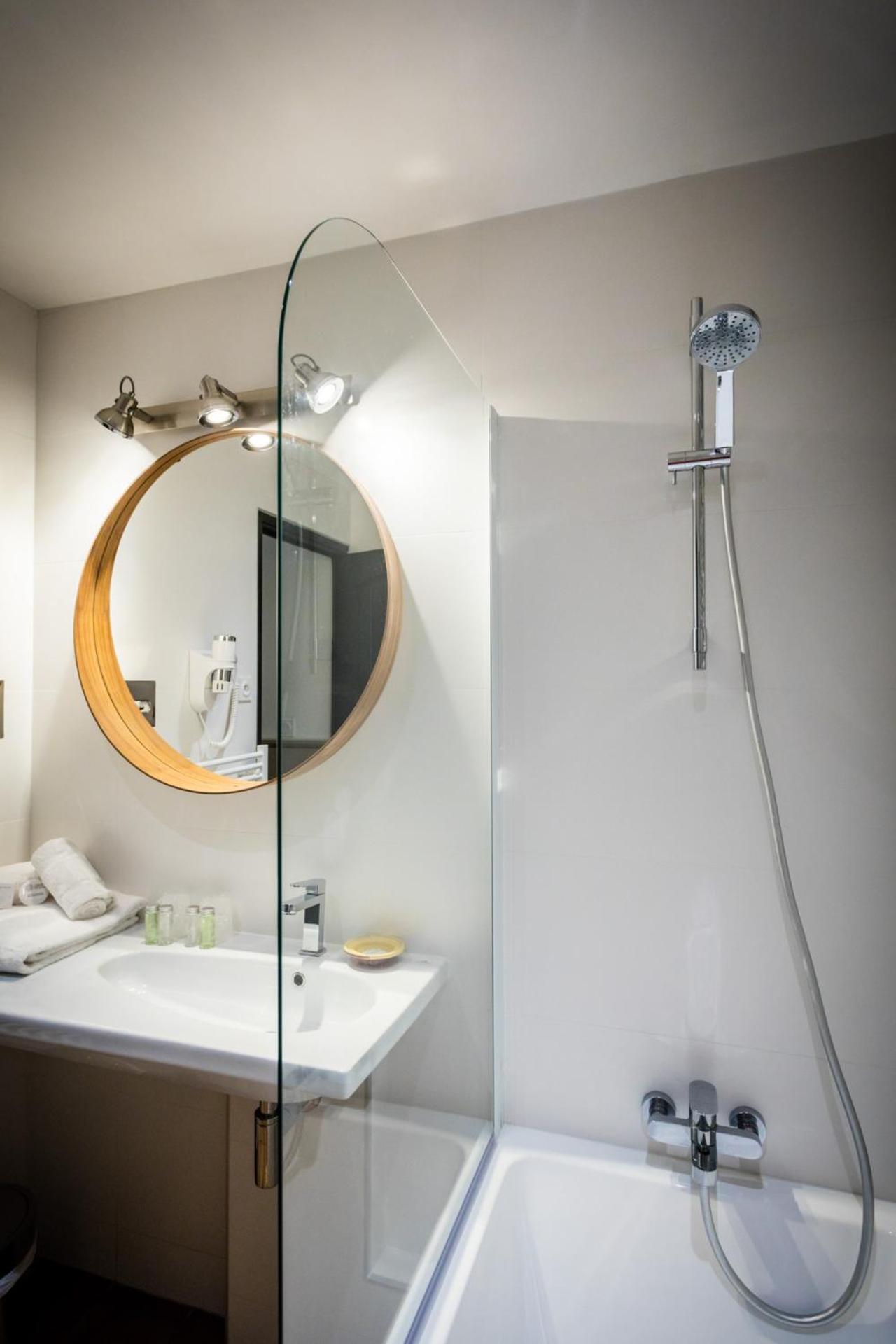 Comfort Room - Photo 2