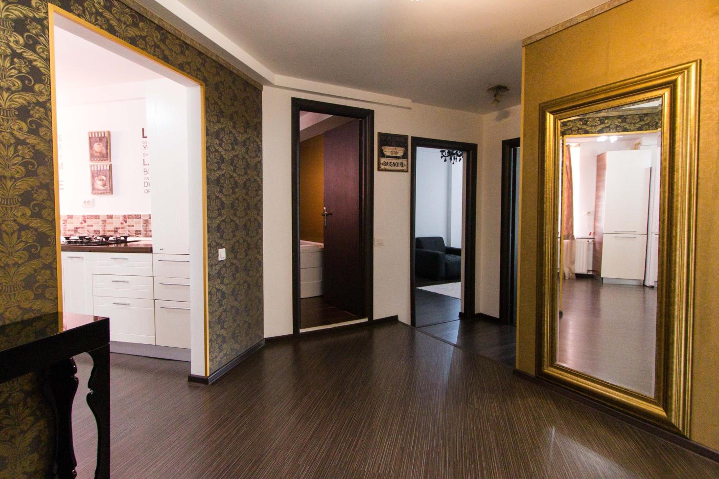 Large Two-Bedroom Apartment photo 3