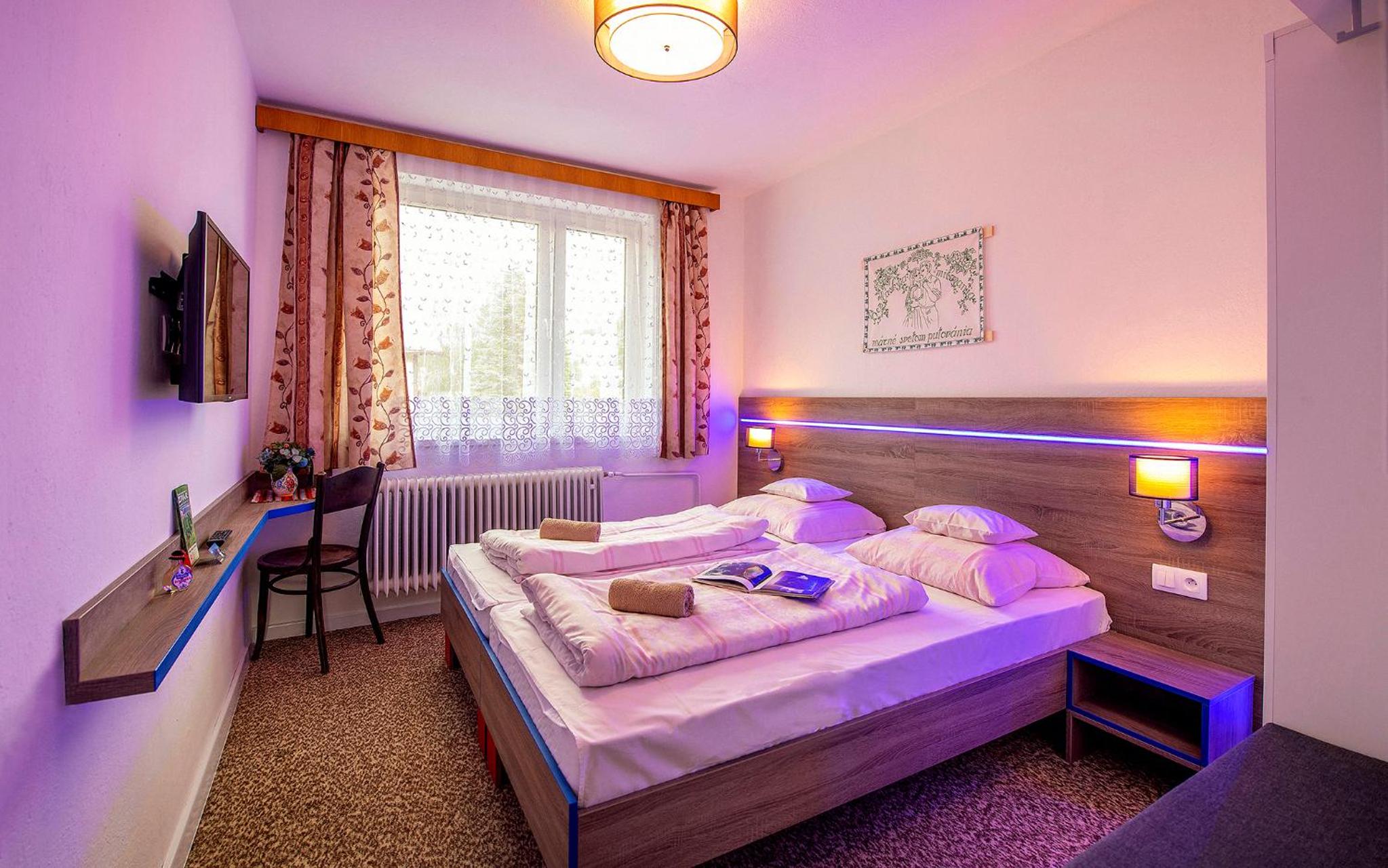 Double Room with Shared Bathroom photo 2