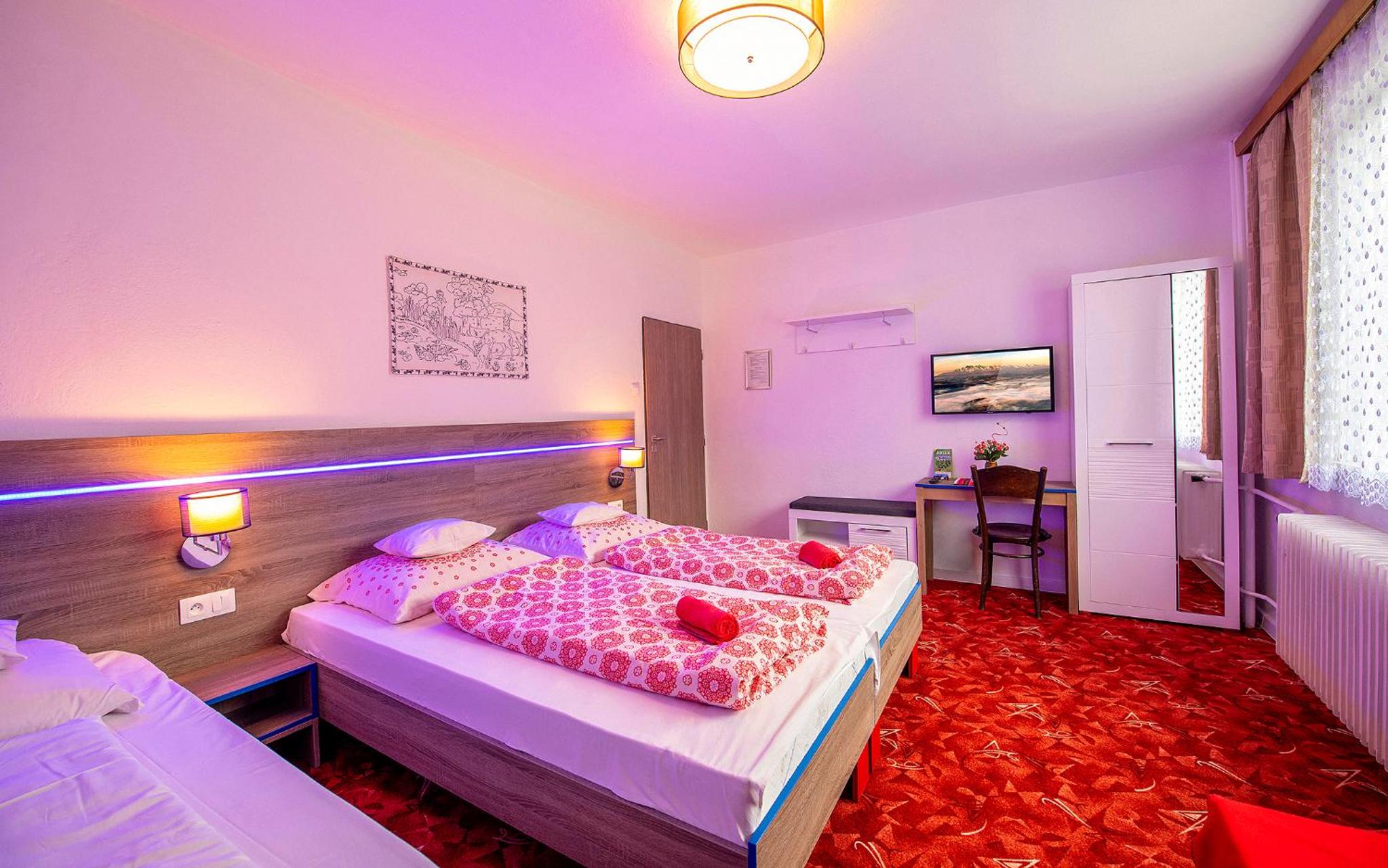 Triple Room with Shared Bathroom photo 2