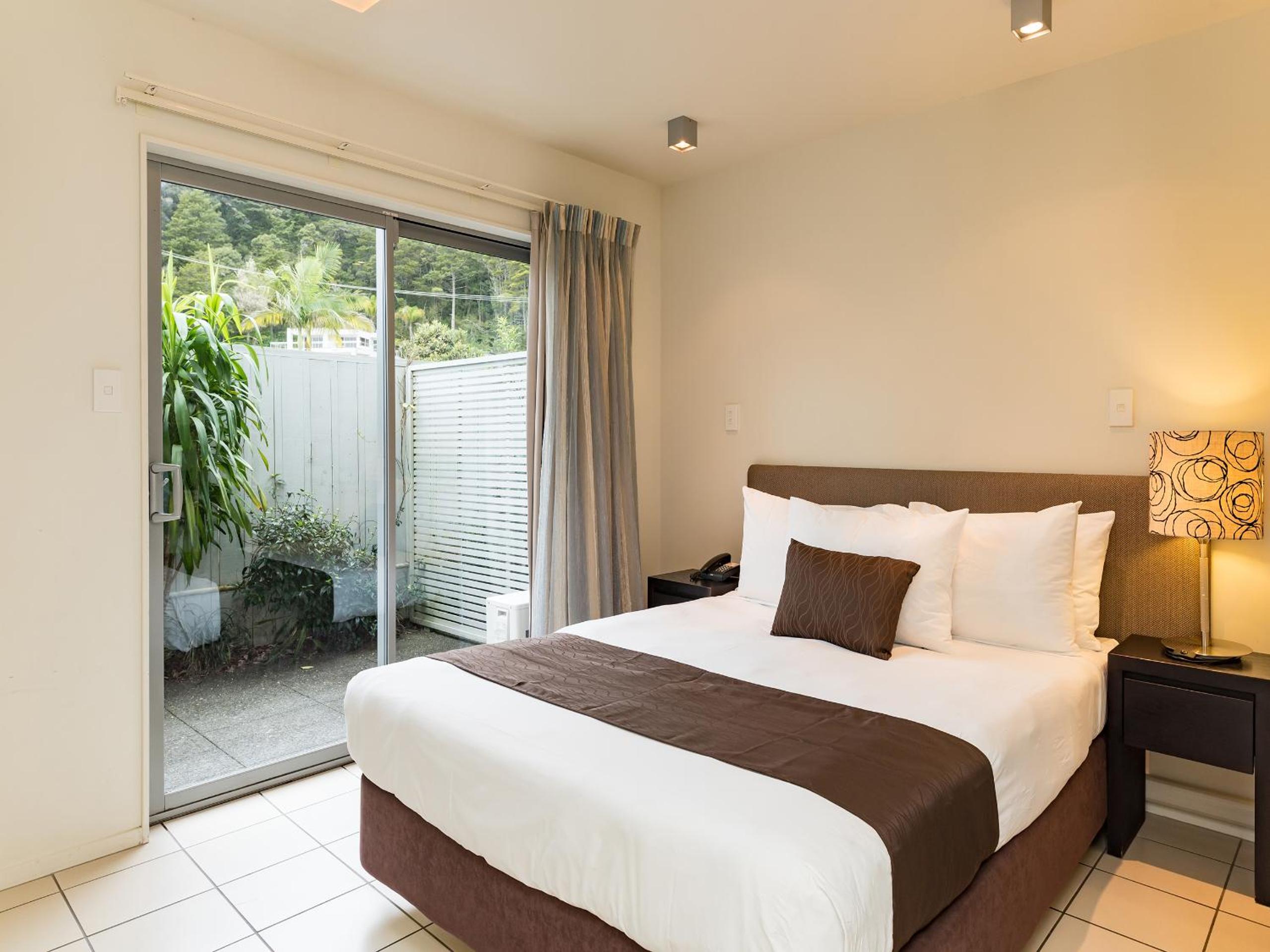 Deluxe One-Bedroom Apartment Non Seaviews