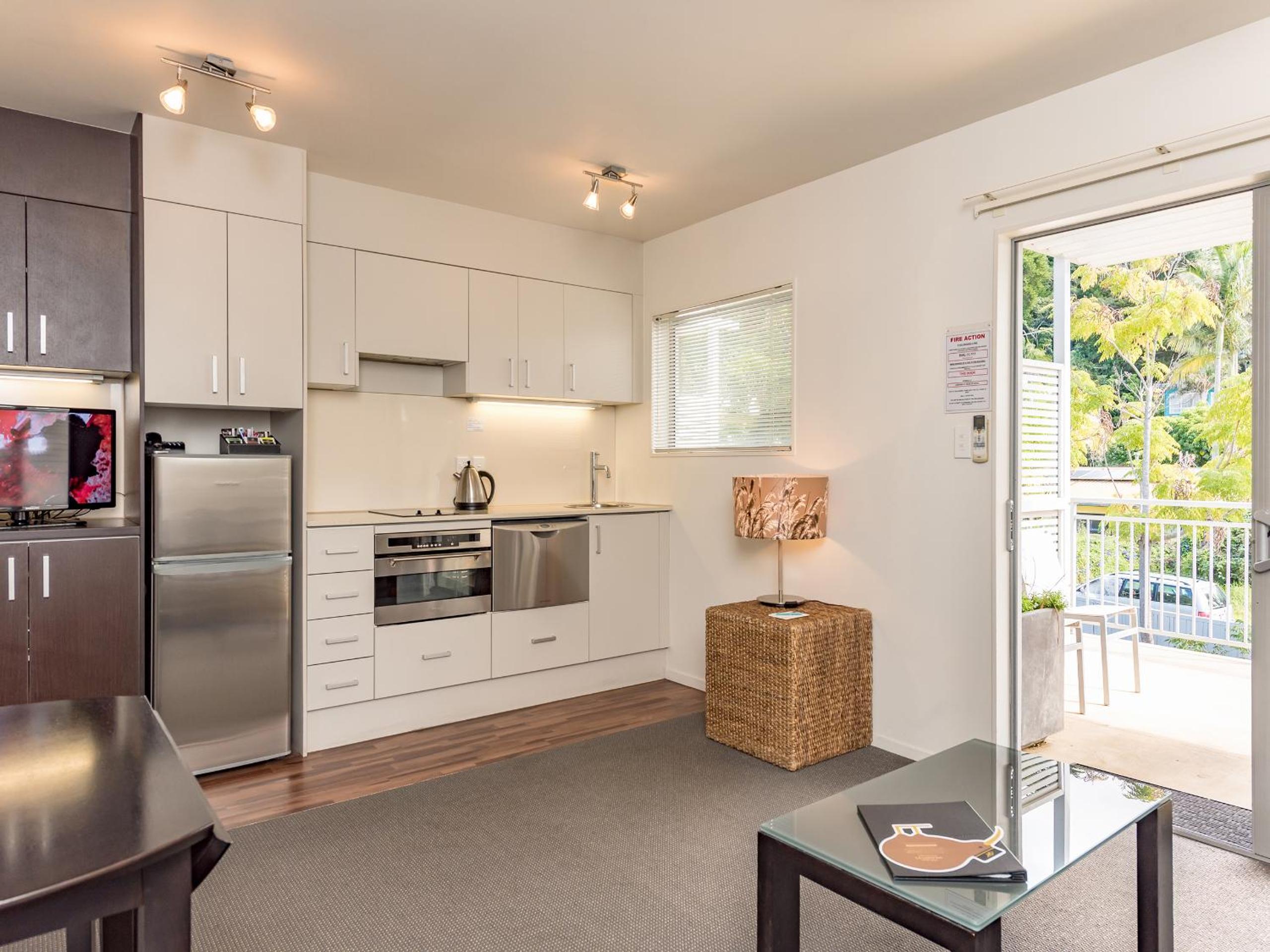 Deluxe One-Bedroom Apartment Non Seaviews