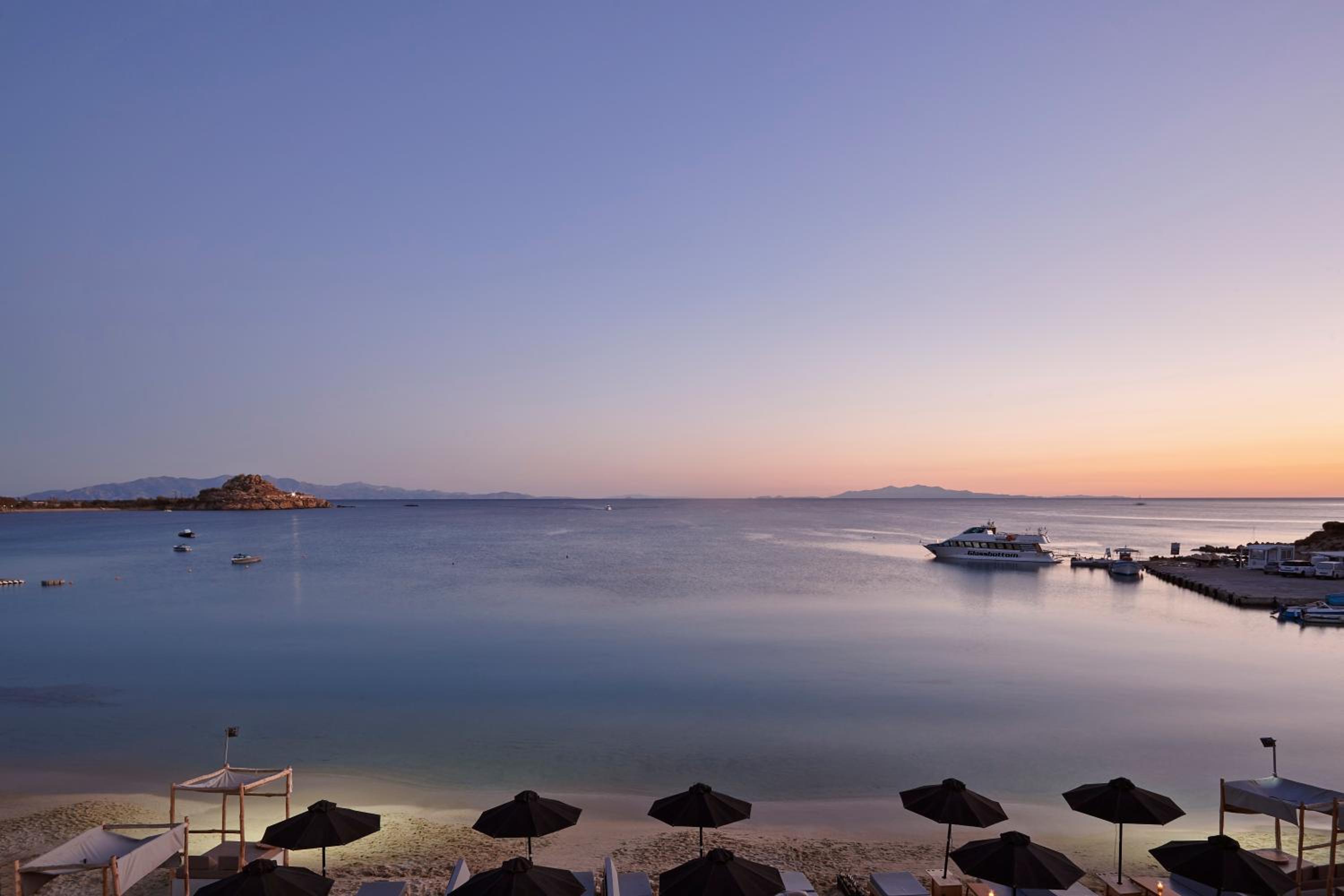 Deluxe Double Room with Sea View - Photo 17