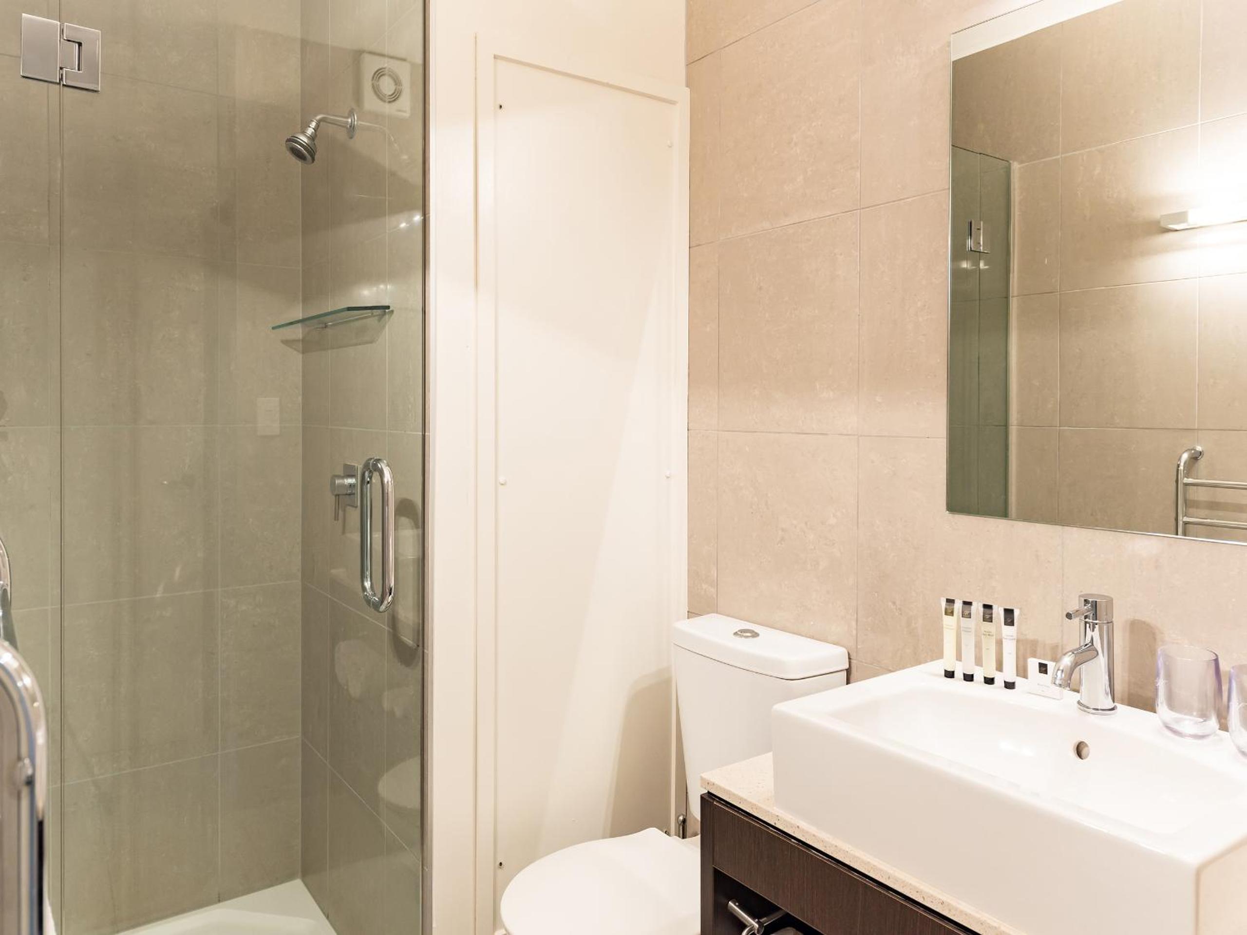 Premium One-Bedroom Apartment with Sea View thumbnail 6
