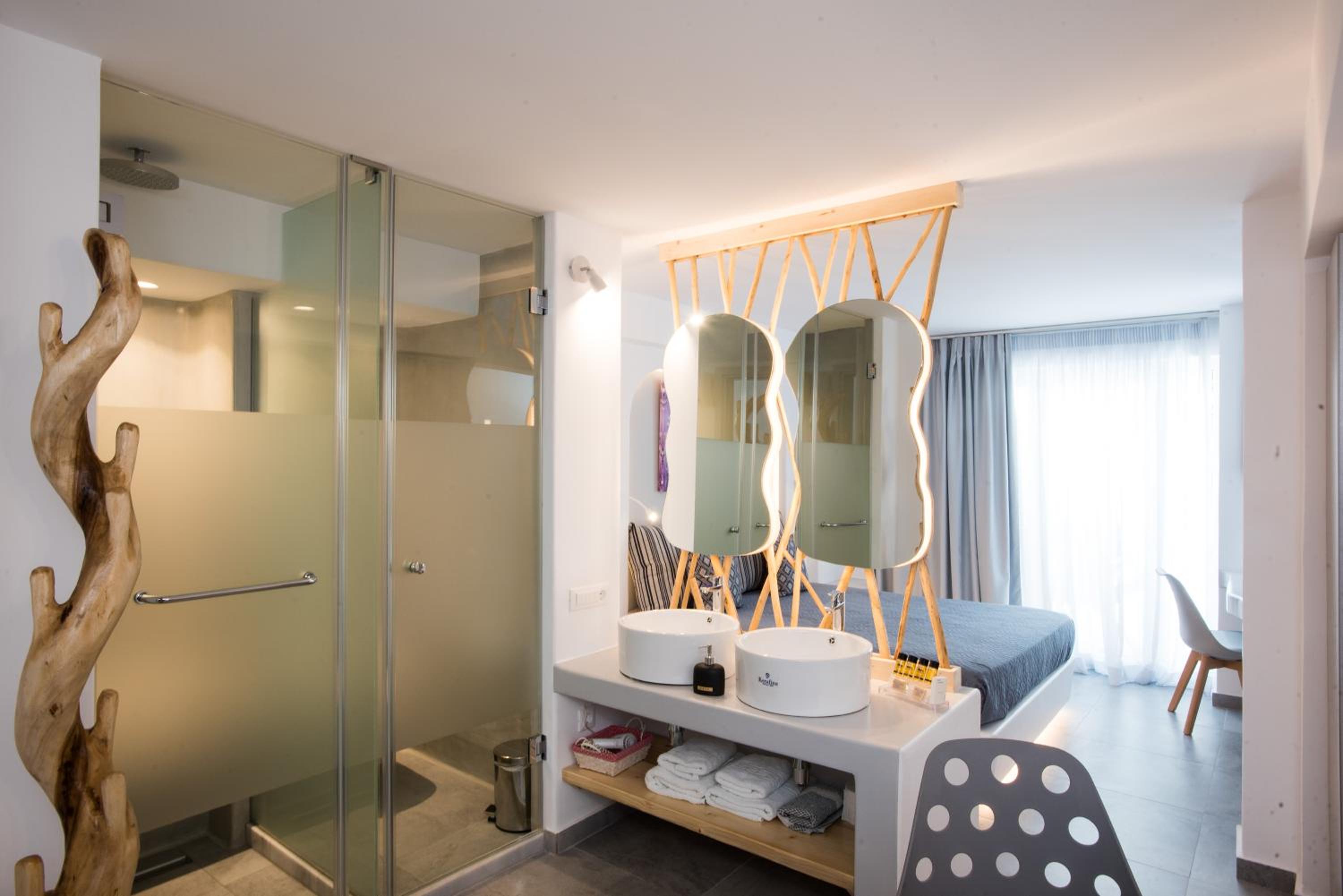 Superior Room with Patio photo 1