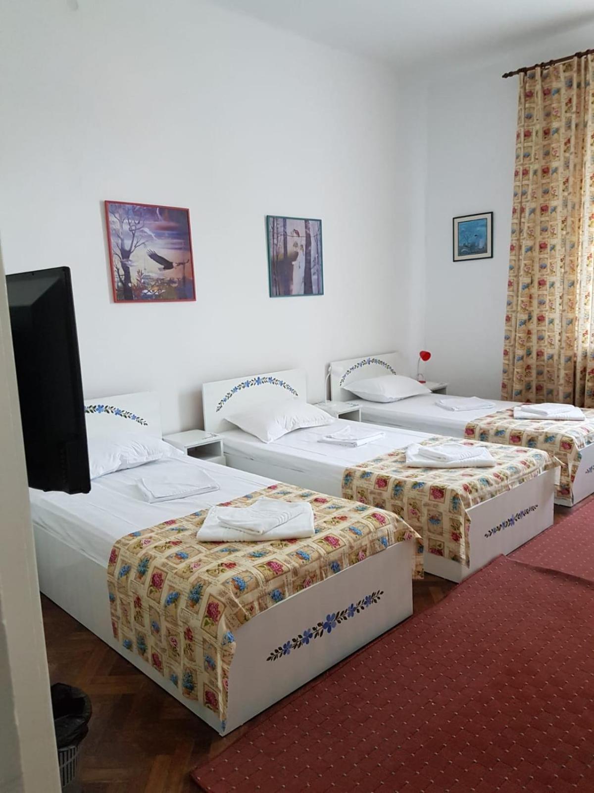 Quadruple Room with Private External Bathroom - Photo 7