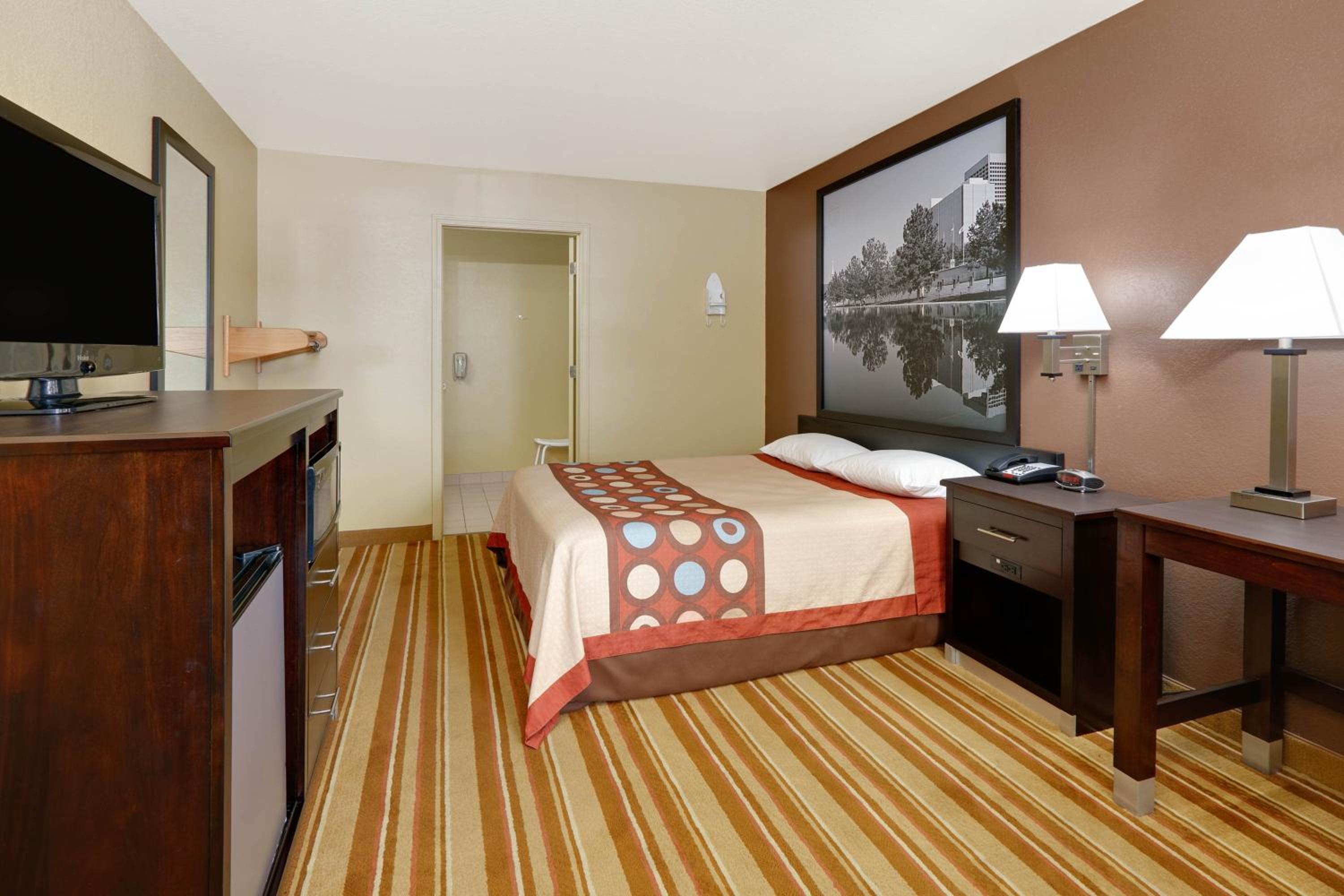 Queen Room - Disability Access/Non-Smoking - Photo 1