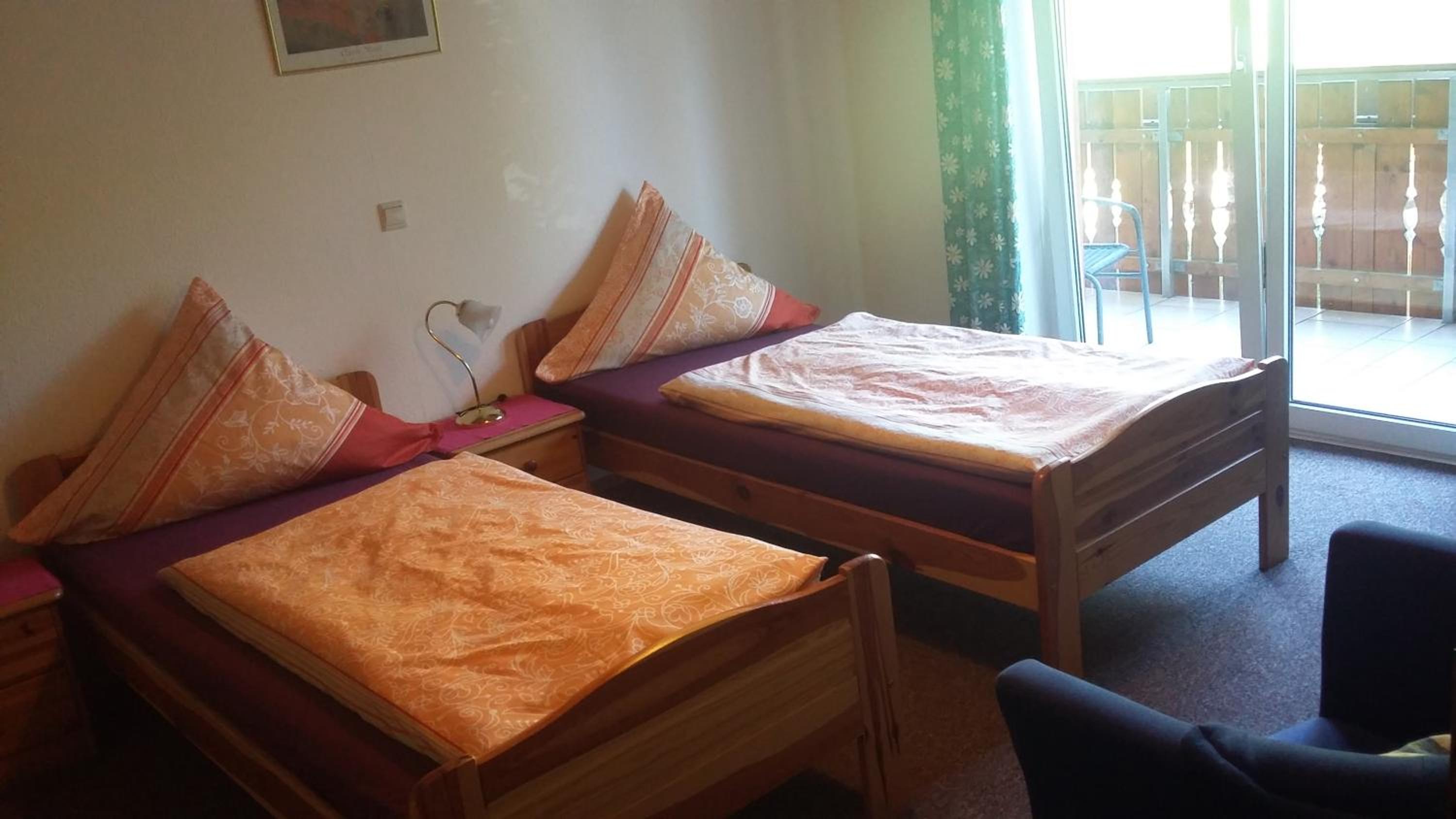 One-Bedroom Apartment - Photo 2