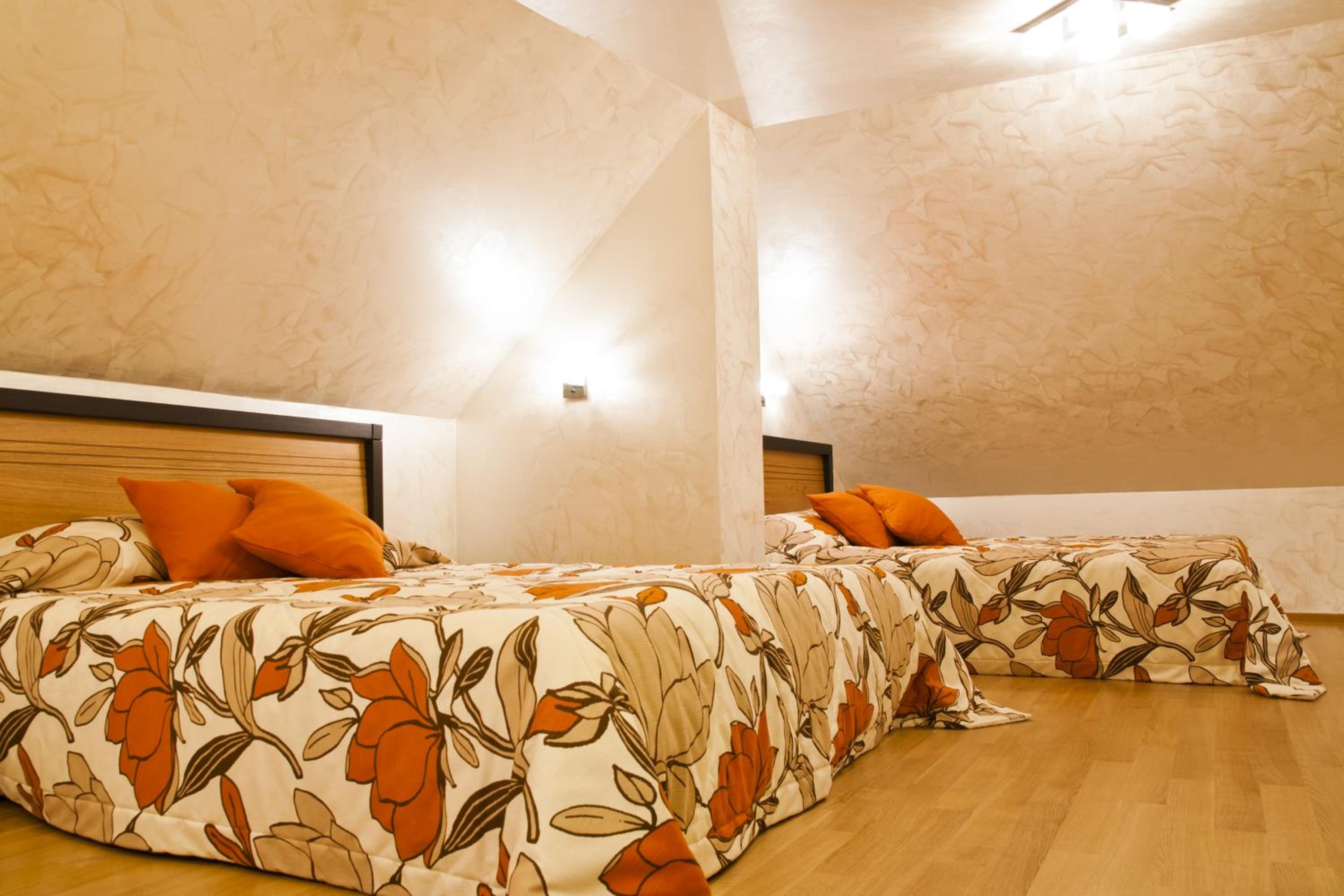 One-Bedroom Apartment - Photo 1