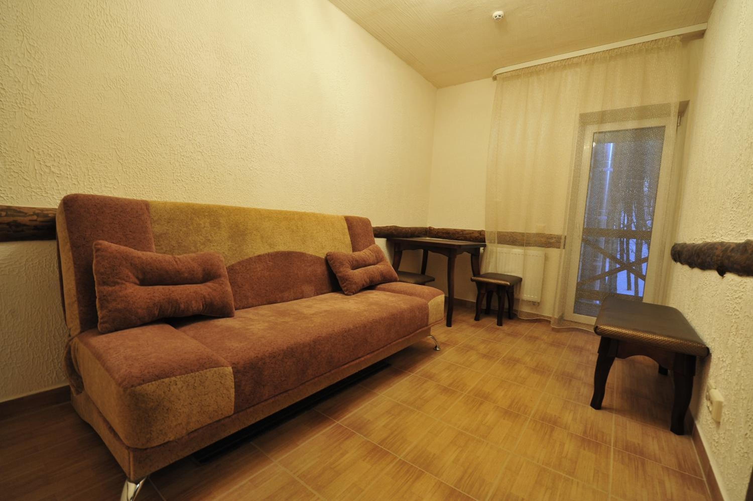 Family Room photo 3