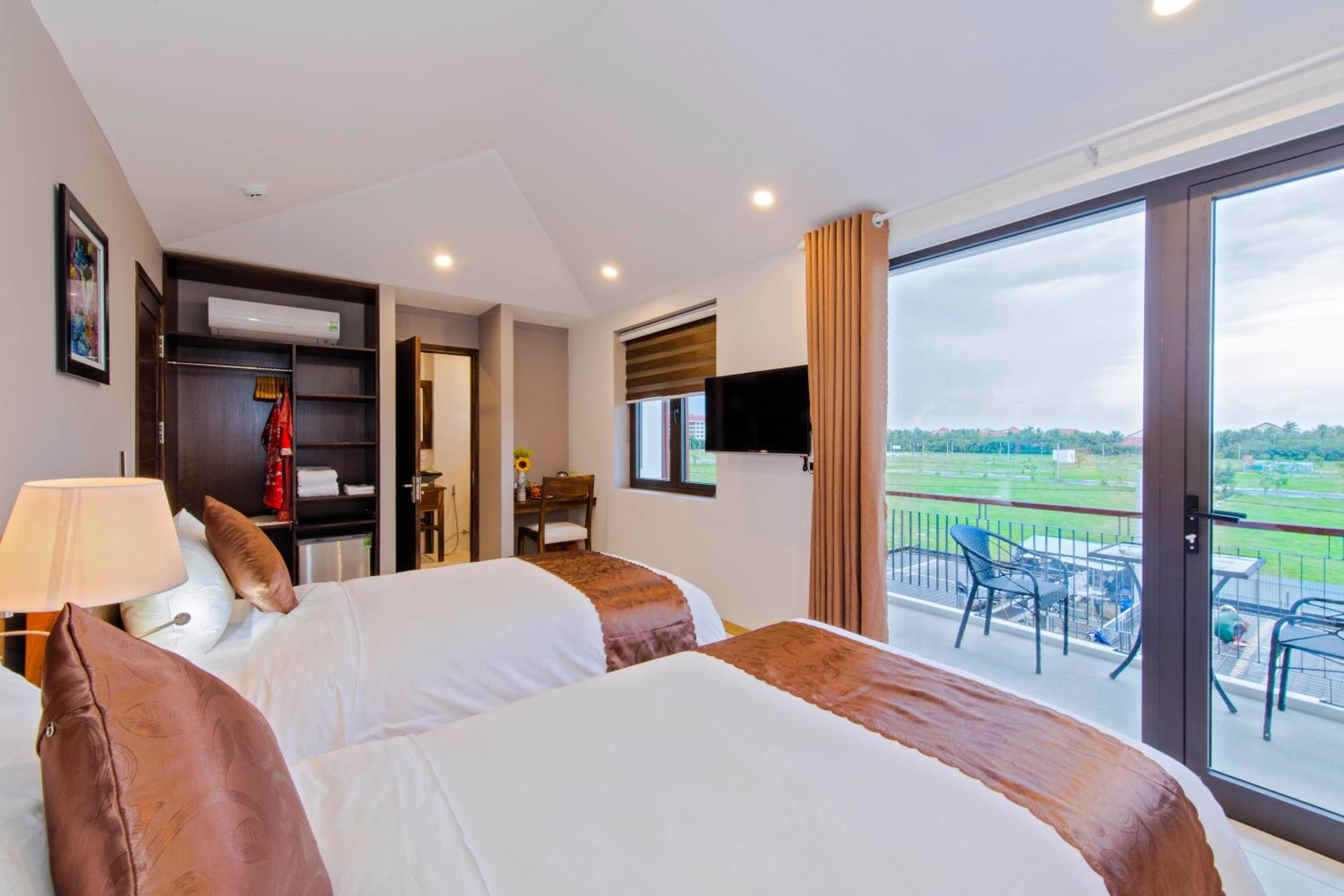 Economy Triple Room
