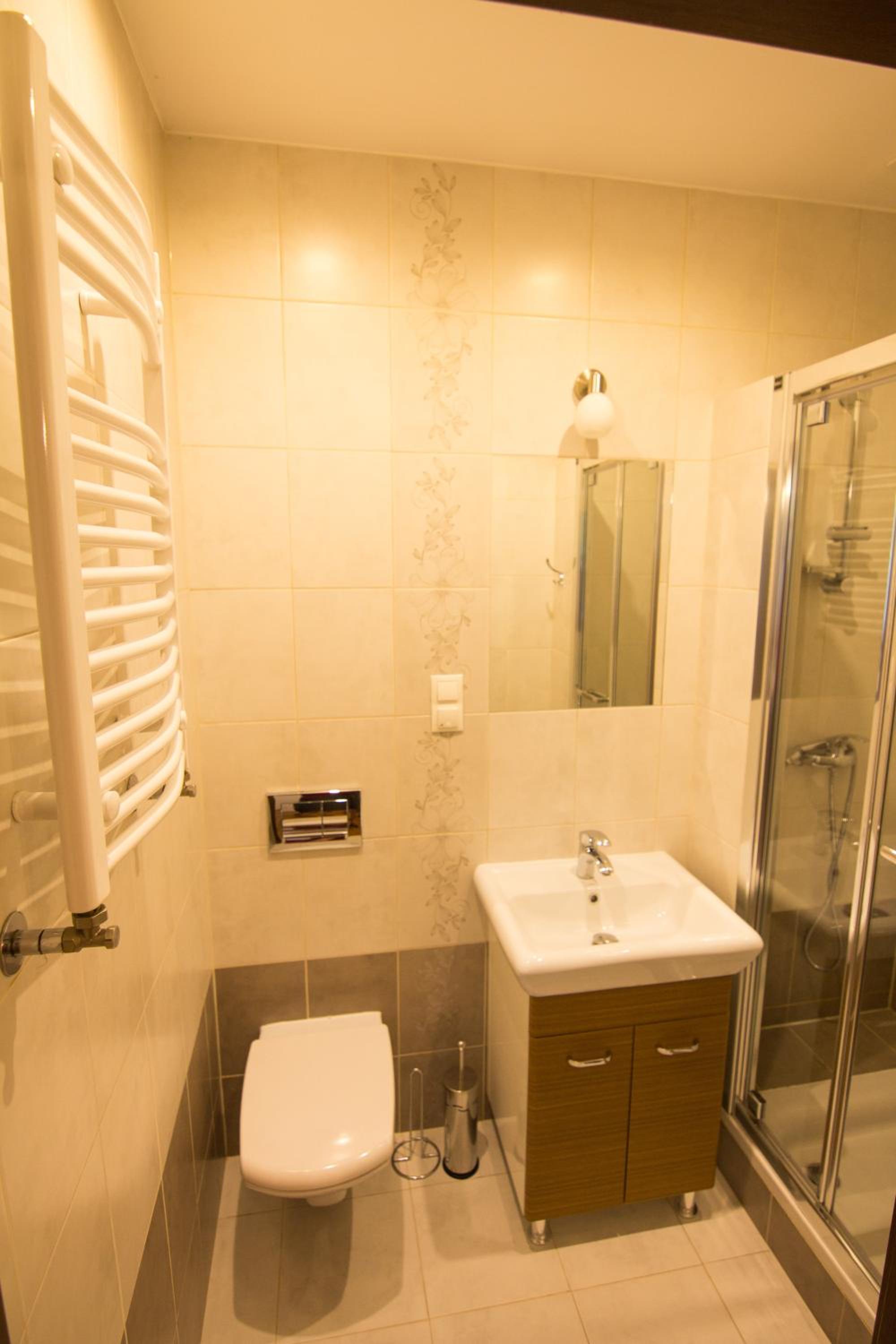 Quadruple Room - Photo 5