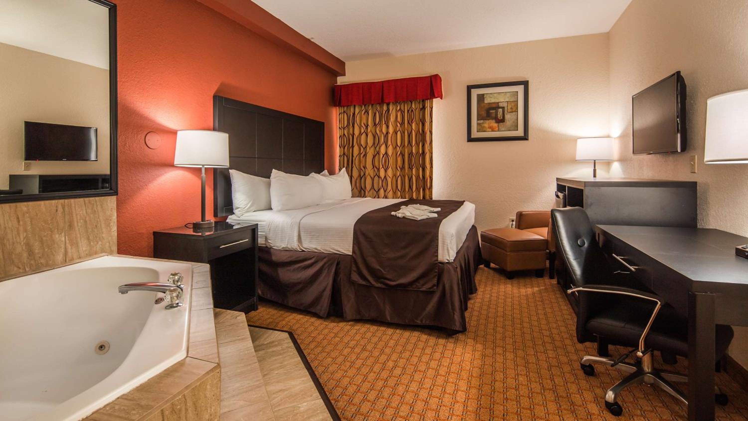 King Room with Whirlpool - Non-Smoking - Photo 5