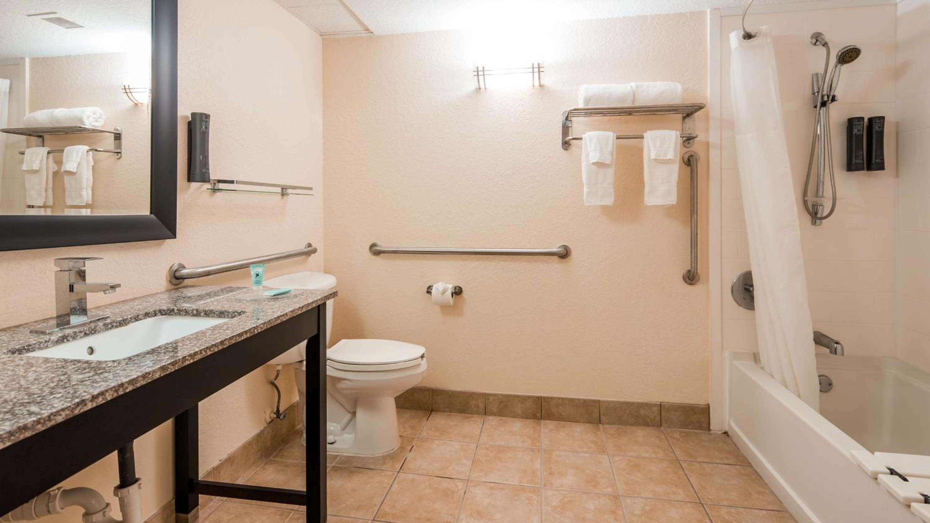 King Room with Whirlpool - Non-Smoking - Photo 2