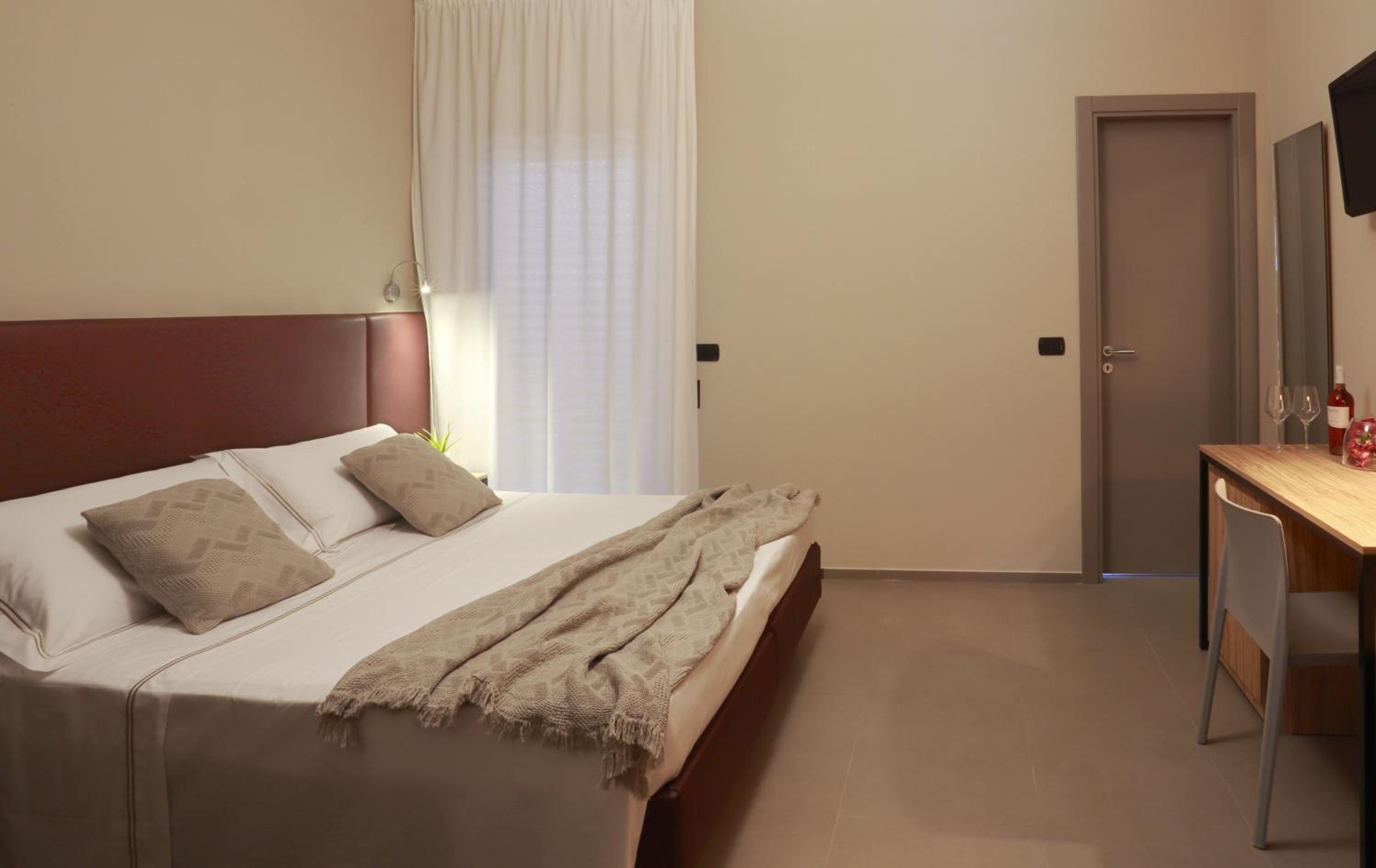 Deluxe Double Room - Photo 1