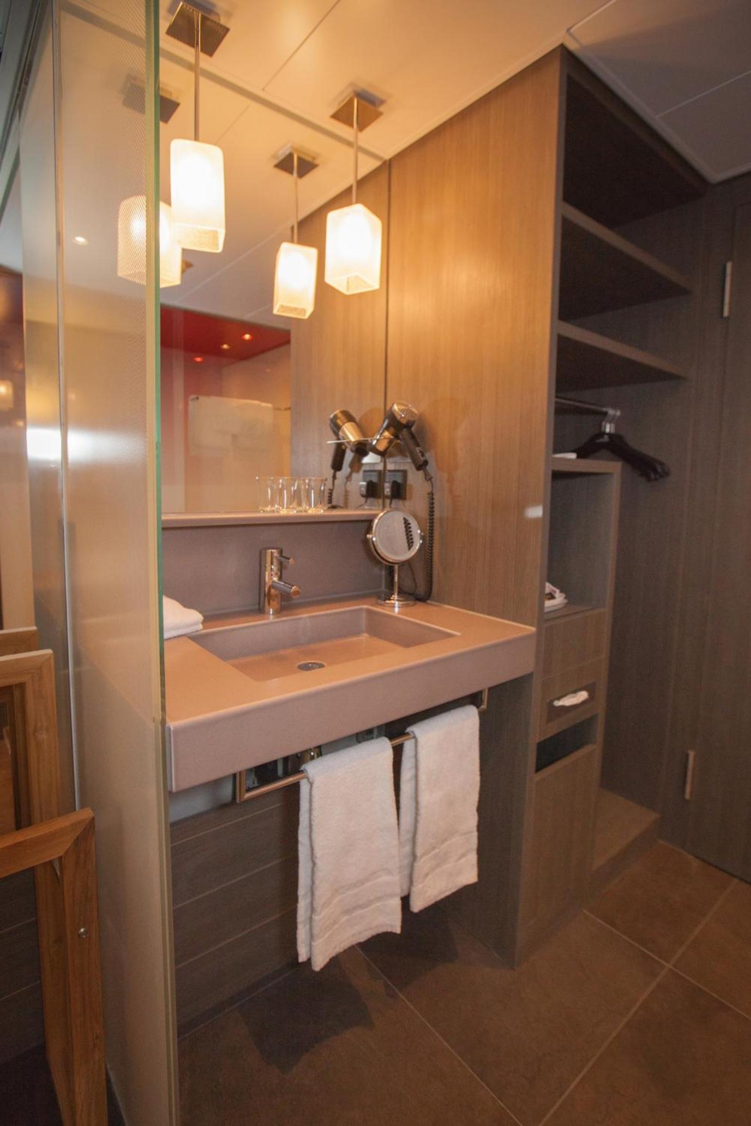 Business Double or Twin Room - Photo 2