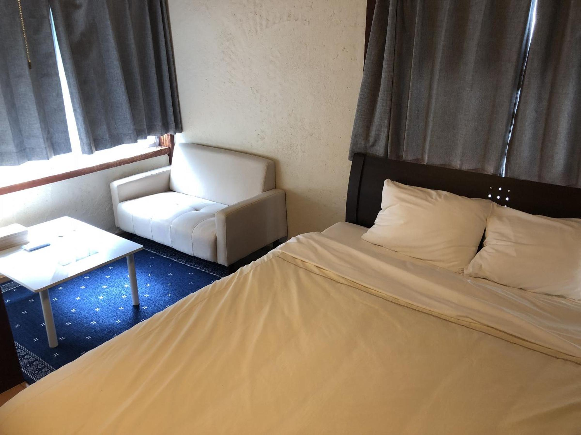 Queen Room photo 3