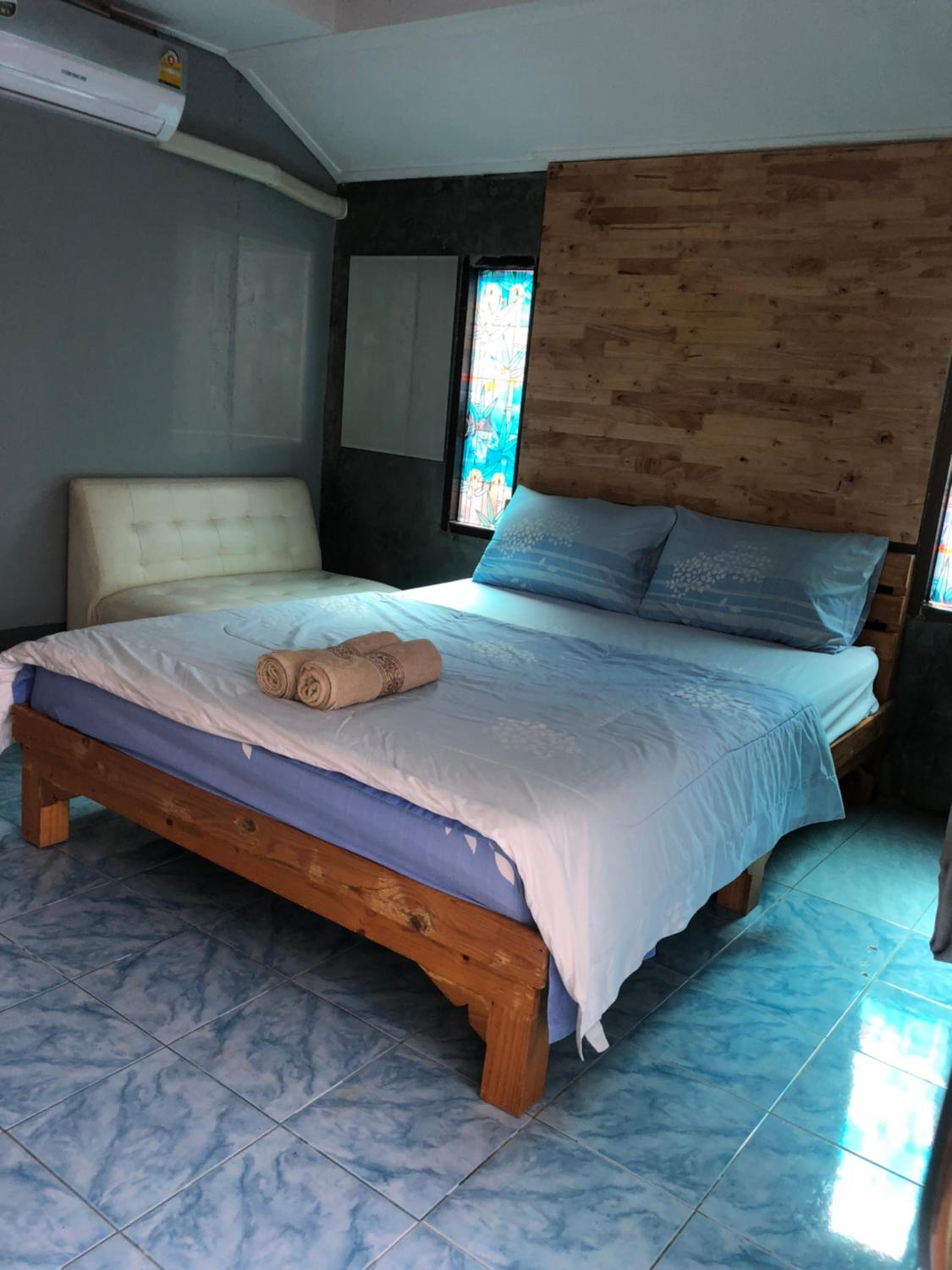 Suite - Photo 5