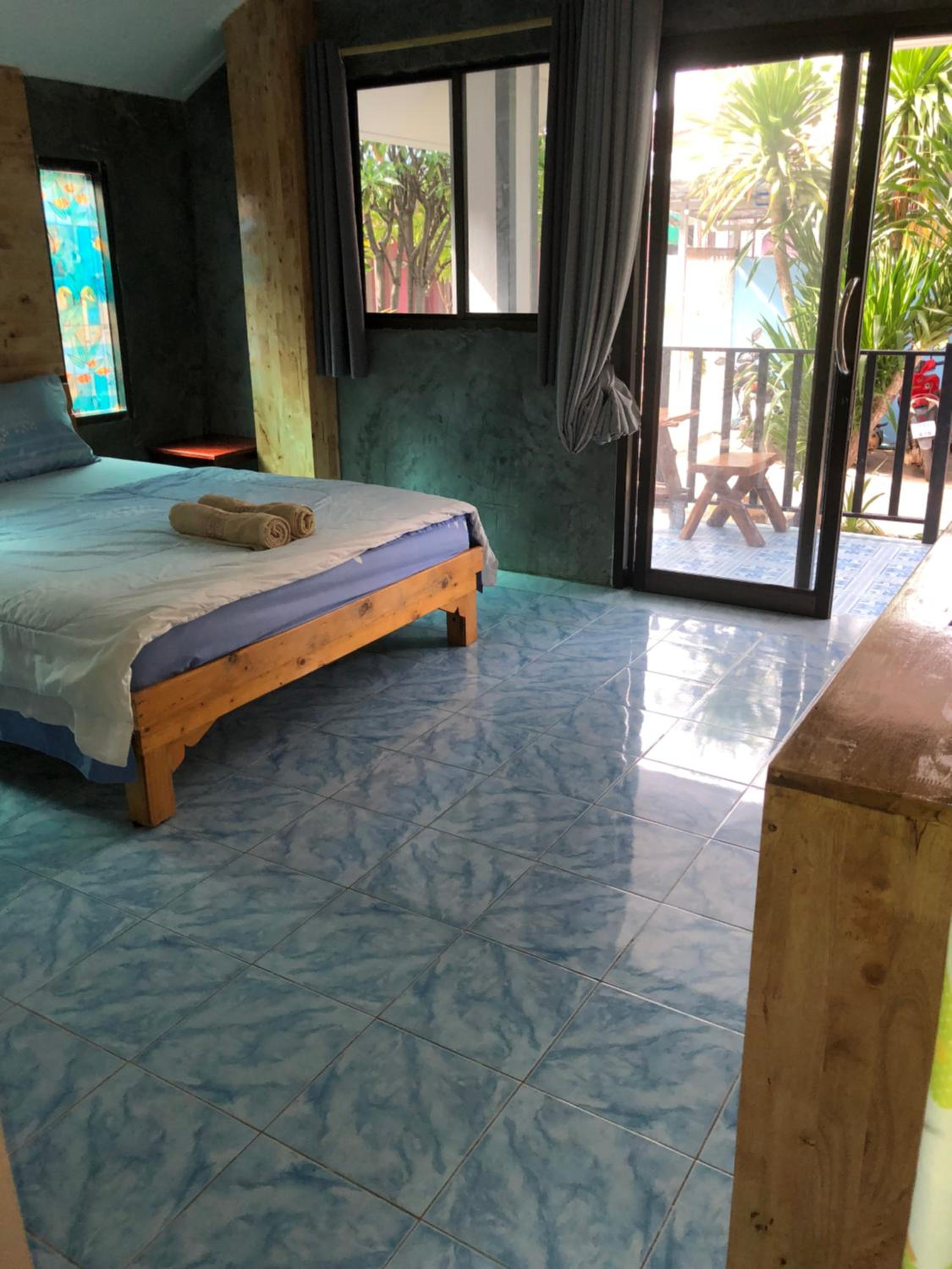 Suite - Photo 6