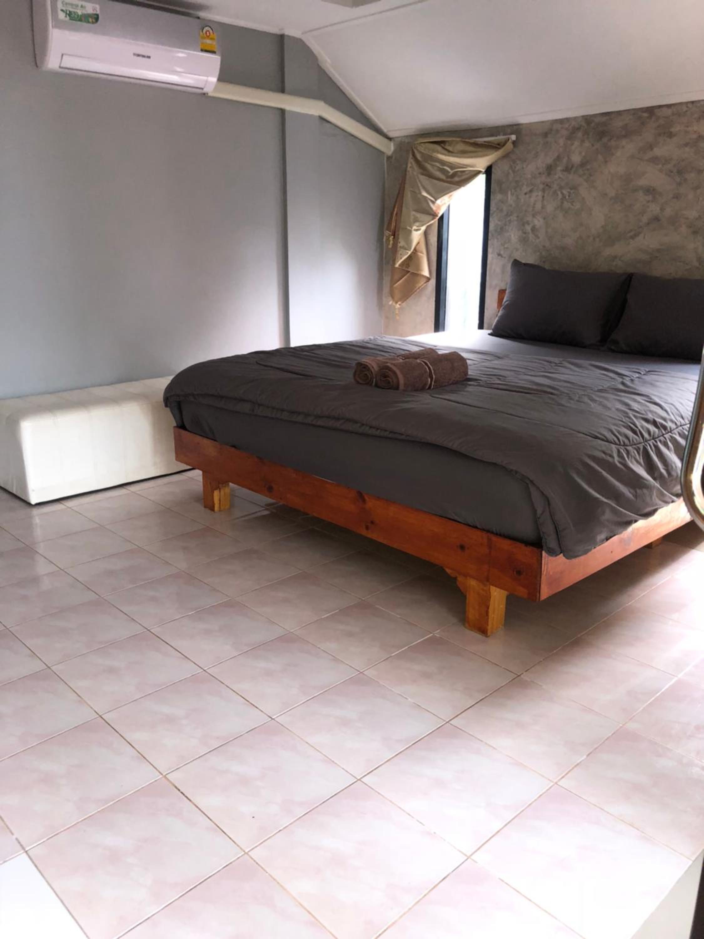 Suite - Photo 9