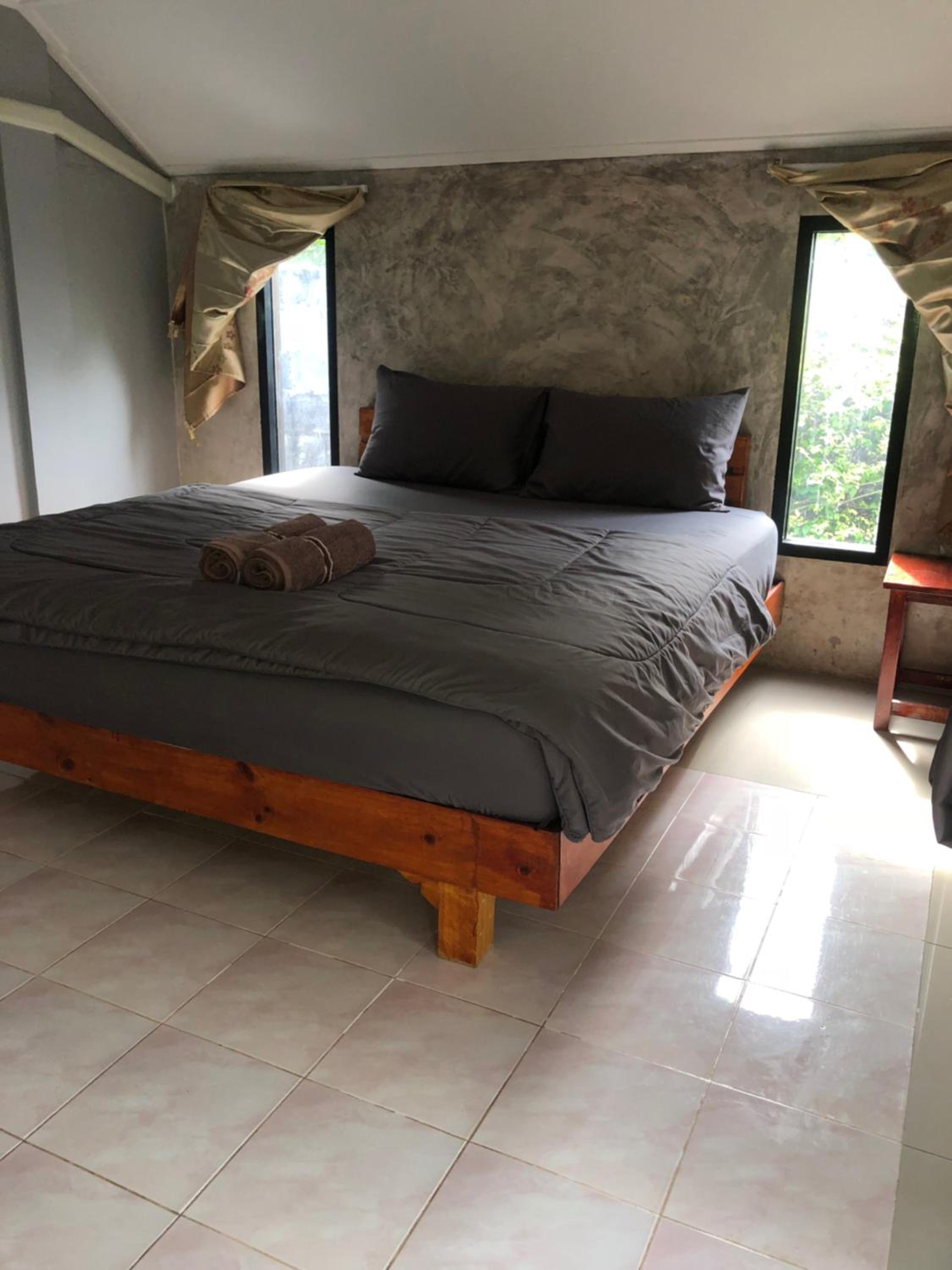 Suite - Photo 28