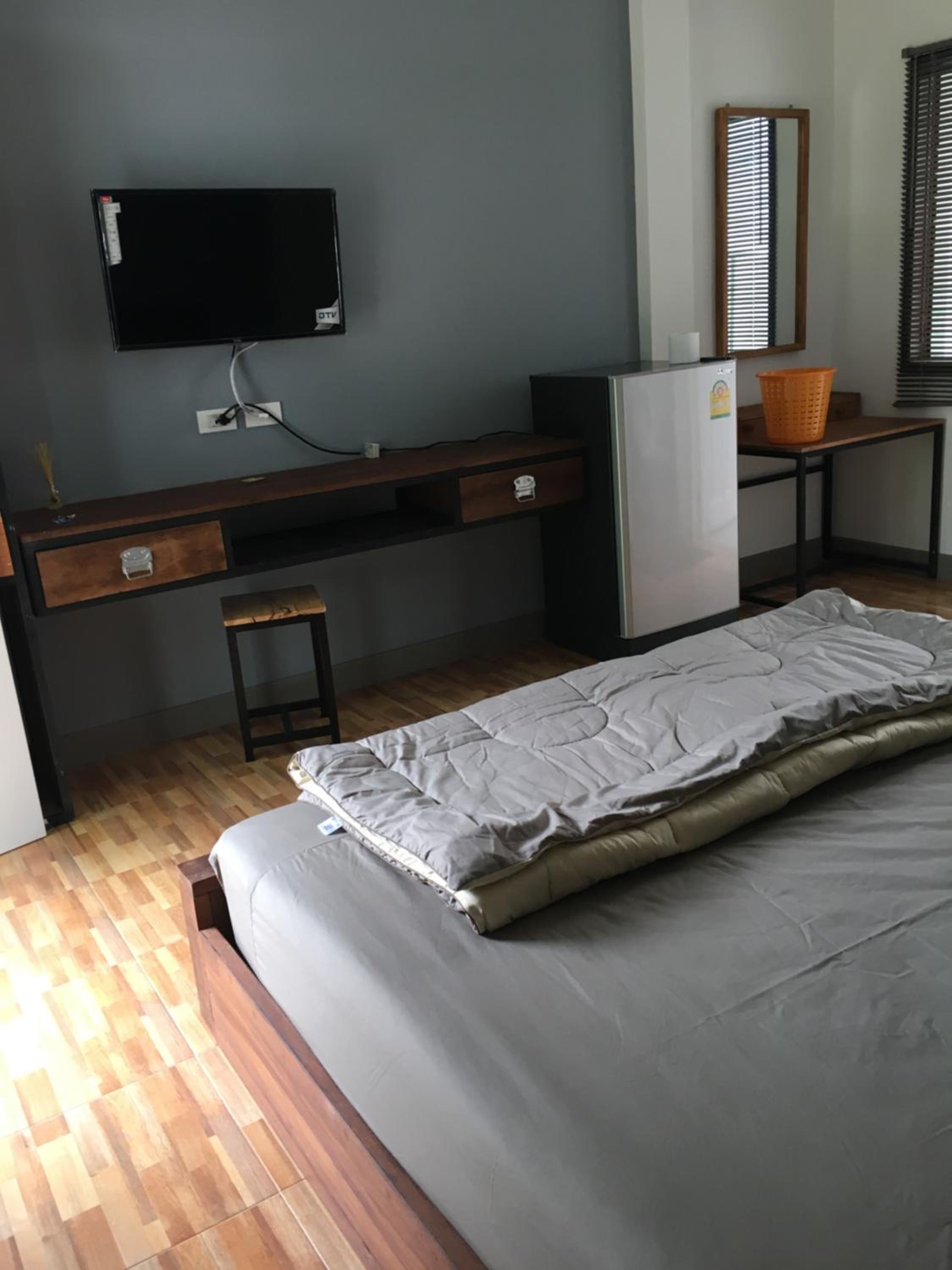 Budget Double Room - Photo 7