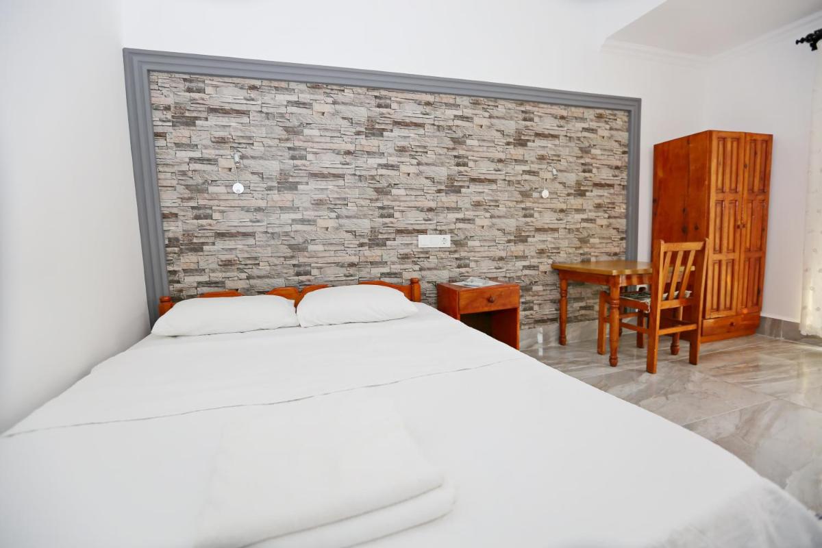 Standard Double or Twin Room photo 3