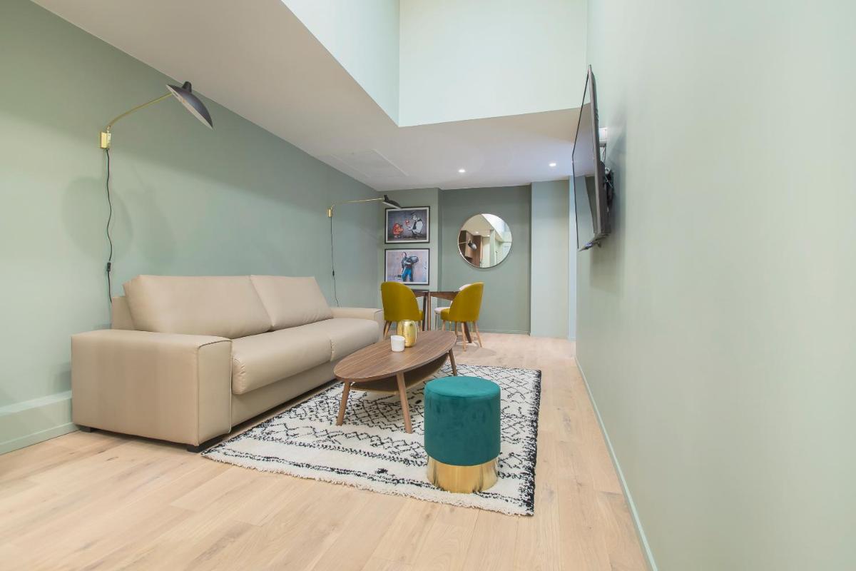 Deluxe Apartment photo 2