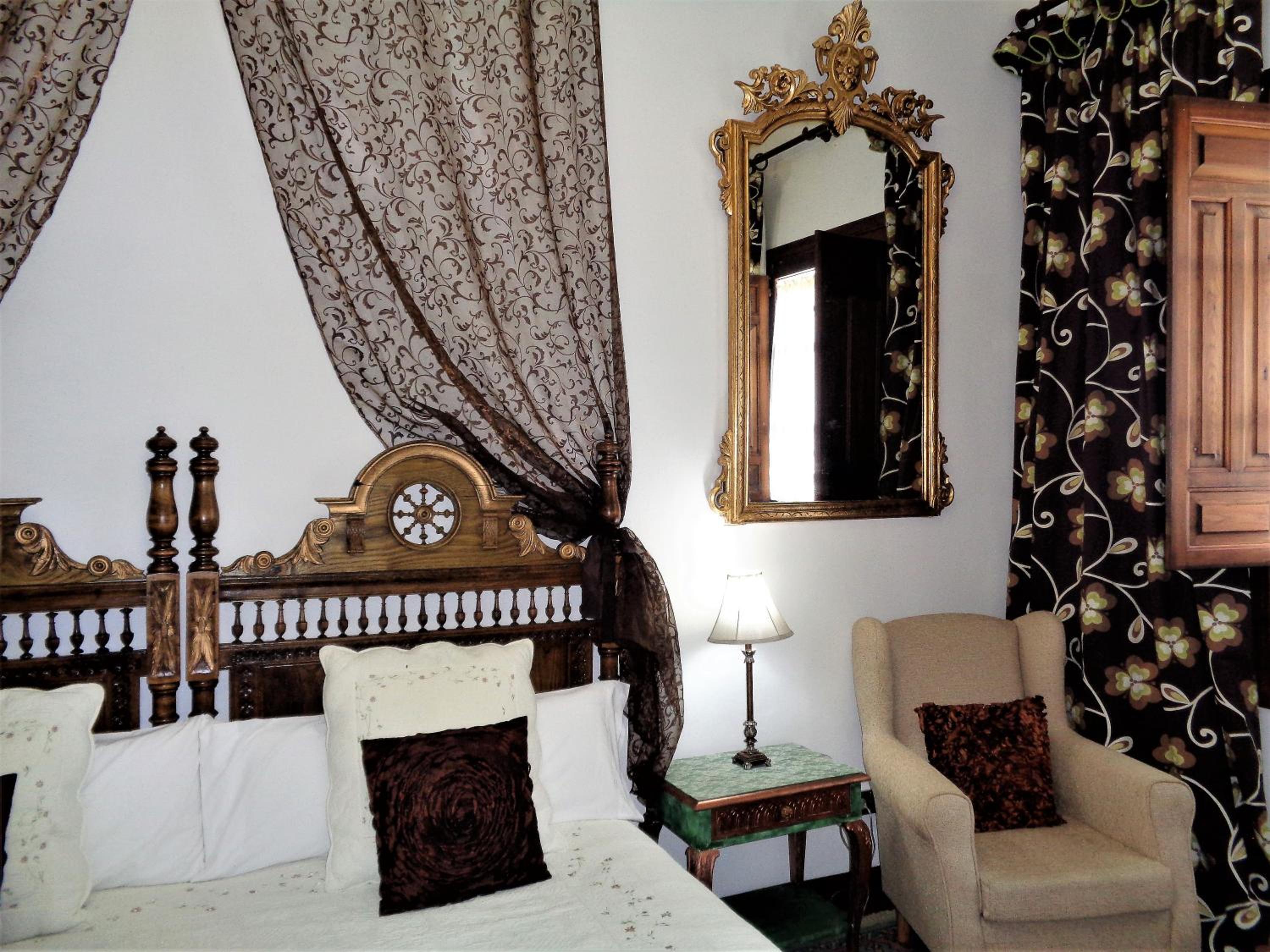 Charm Double Room - Photo 7