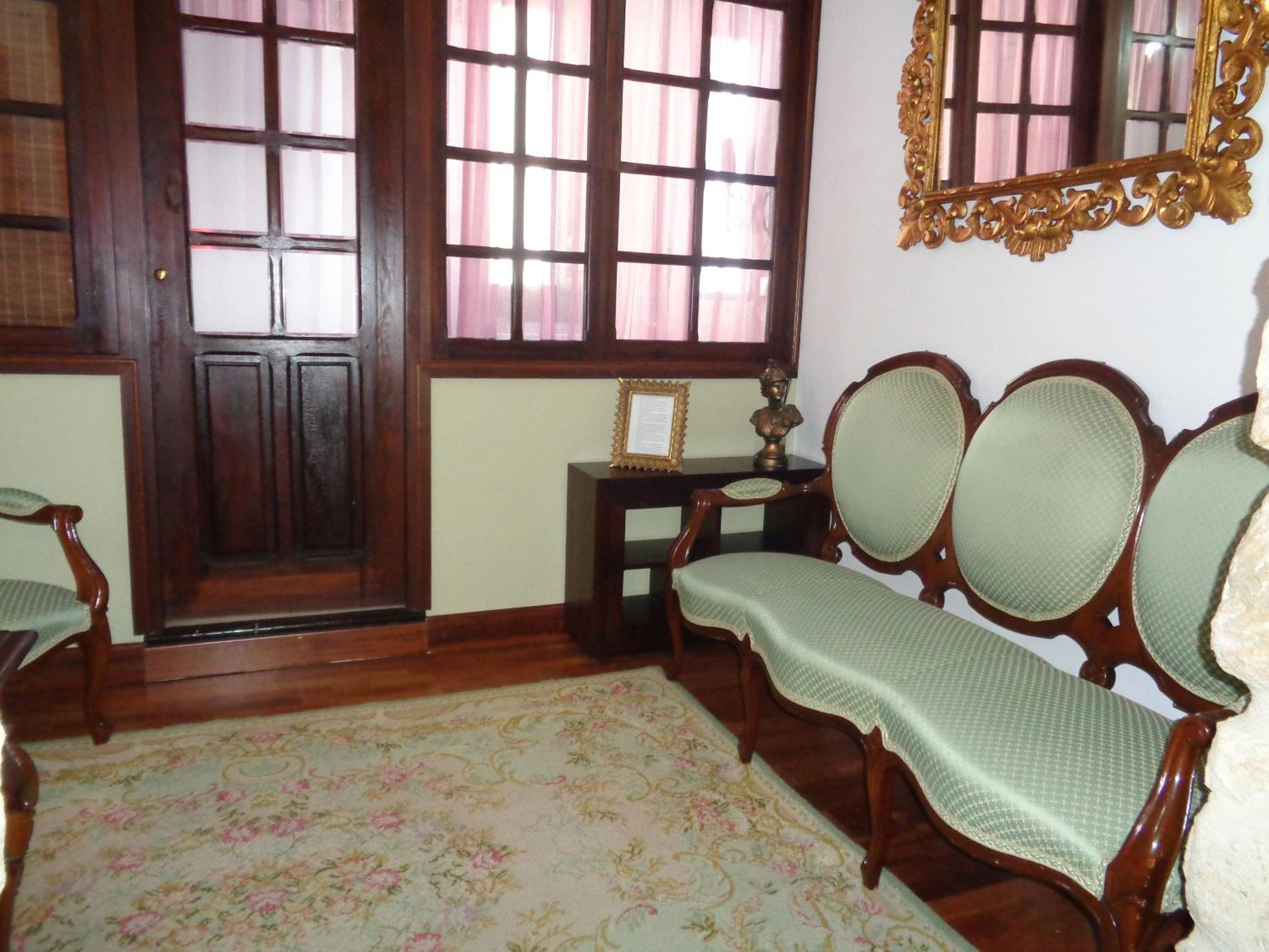 Charm Double Room - Photo 11