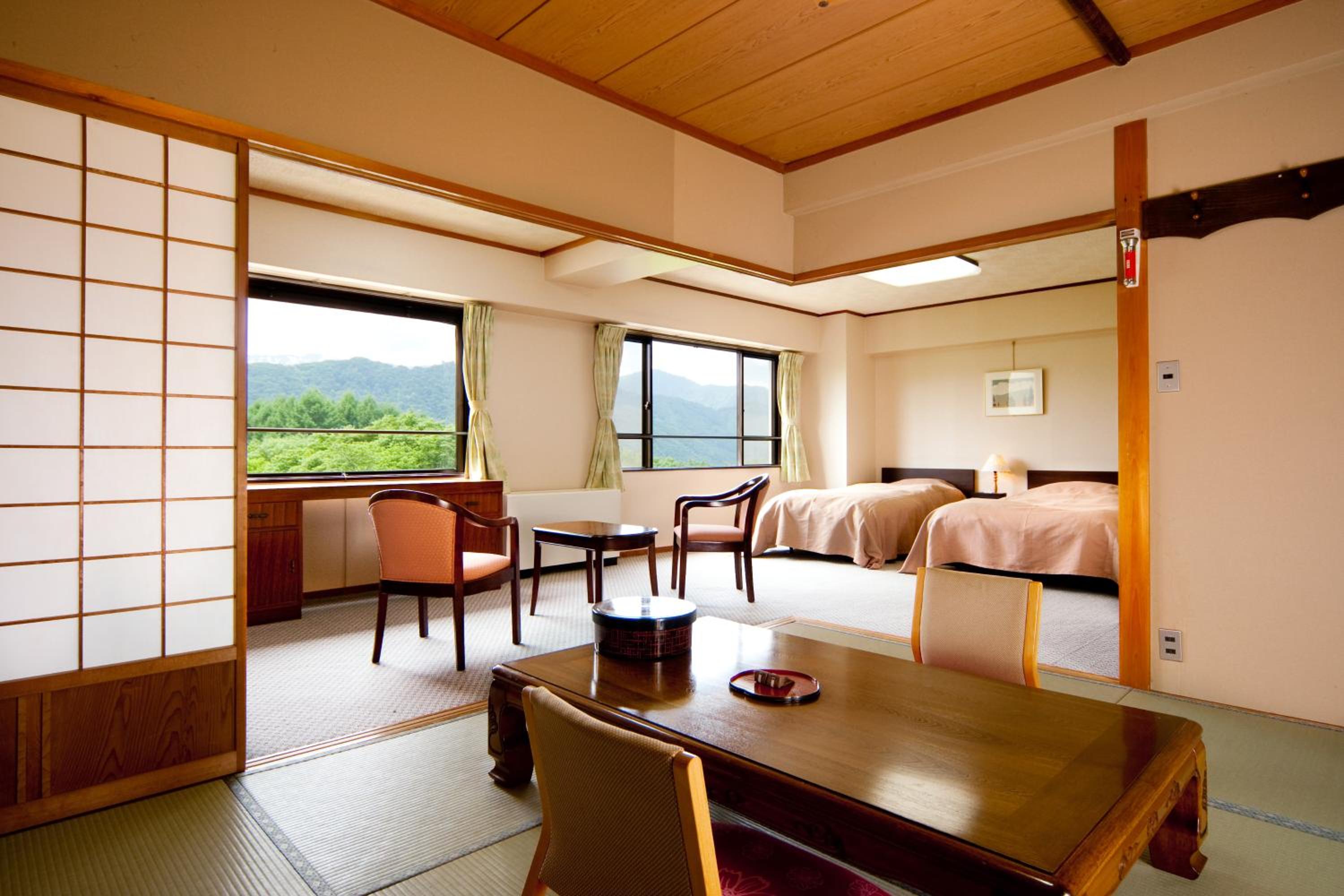 Family Room with Mountain View photo 1