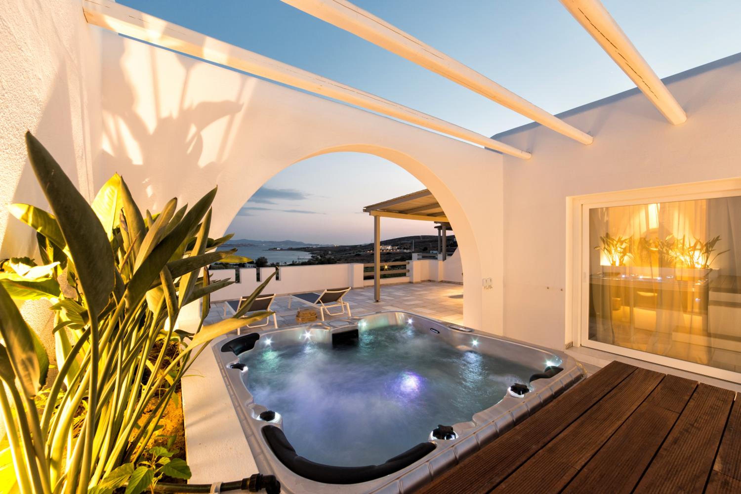 Executive Suite with Outdoor Hot Tub Sea View photo 2