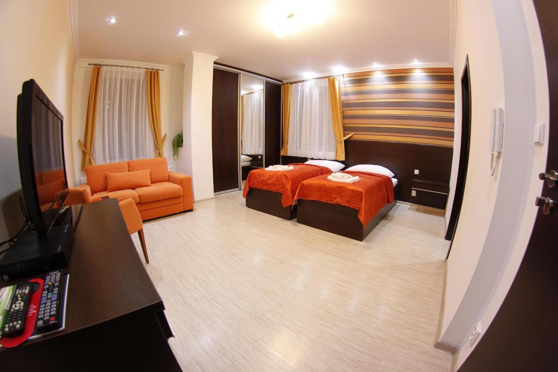 Double or Twin Room - Photo 5