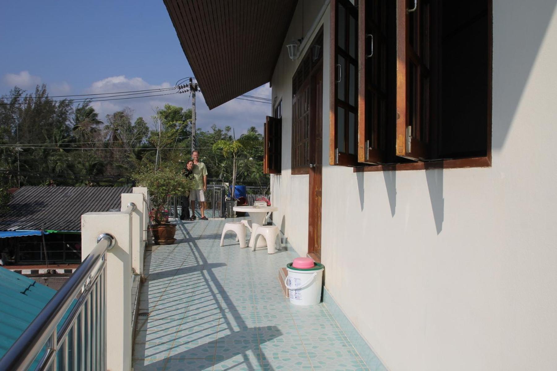 Standard Double Room - Photo 9