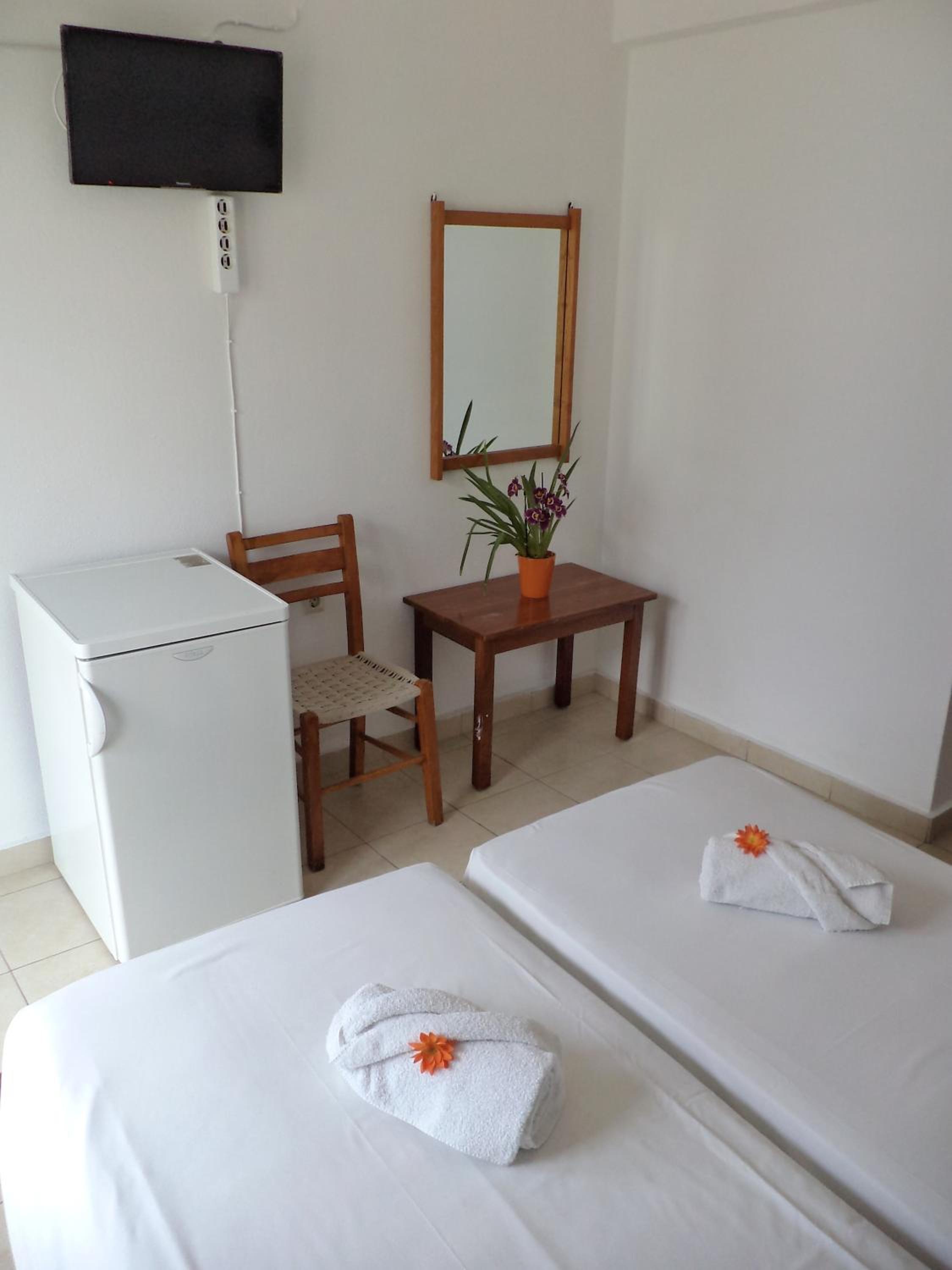 Double or Twin Room - Photo 5