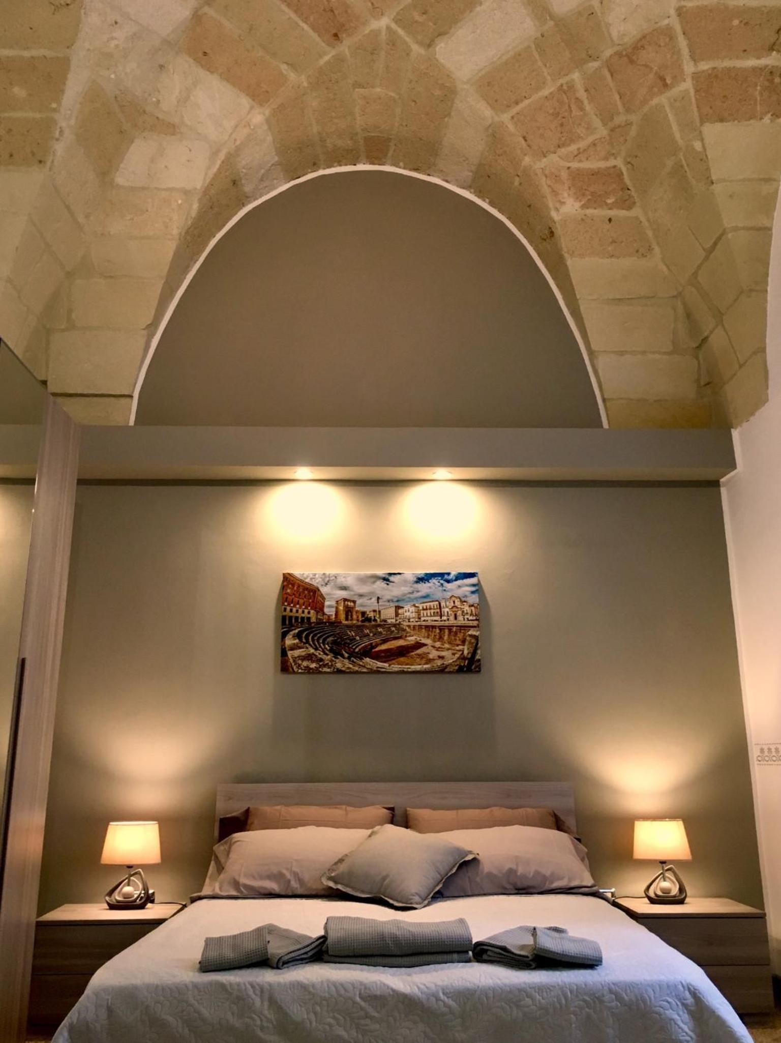 Deluxe Double Room - Photo 12