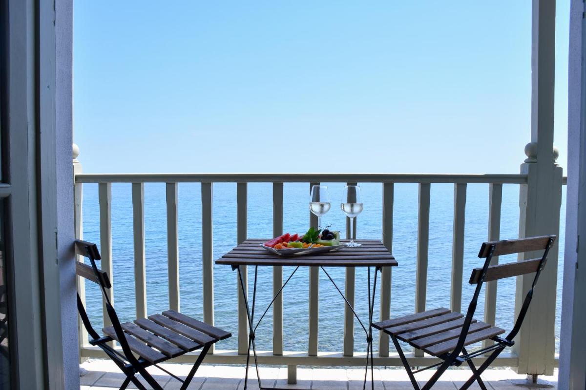 Deluxe Triple Room with Sea View