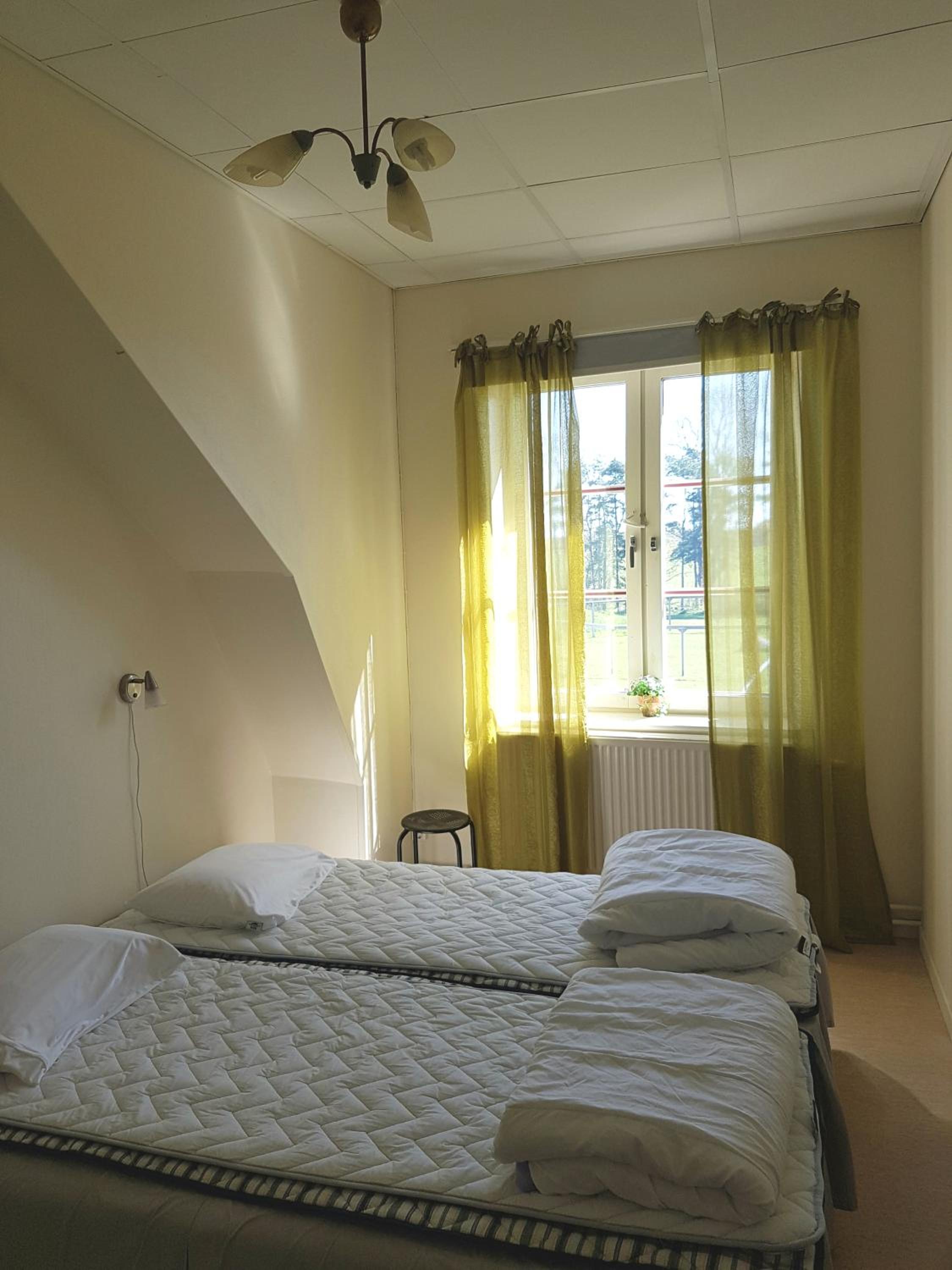 Twin Room with Shared Bathroom photo 2
