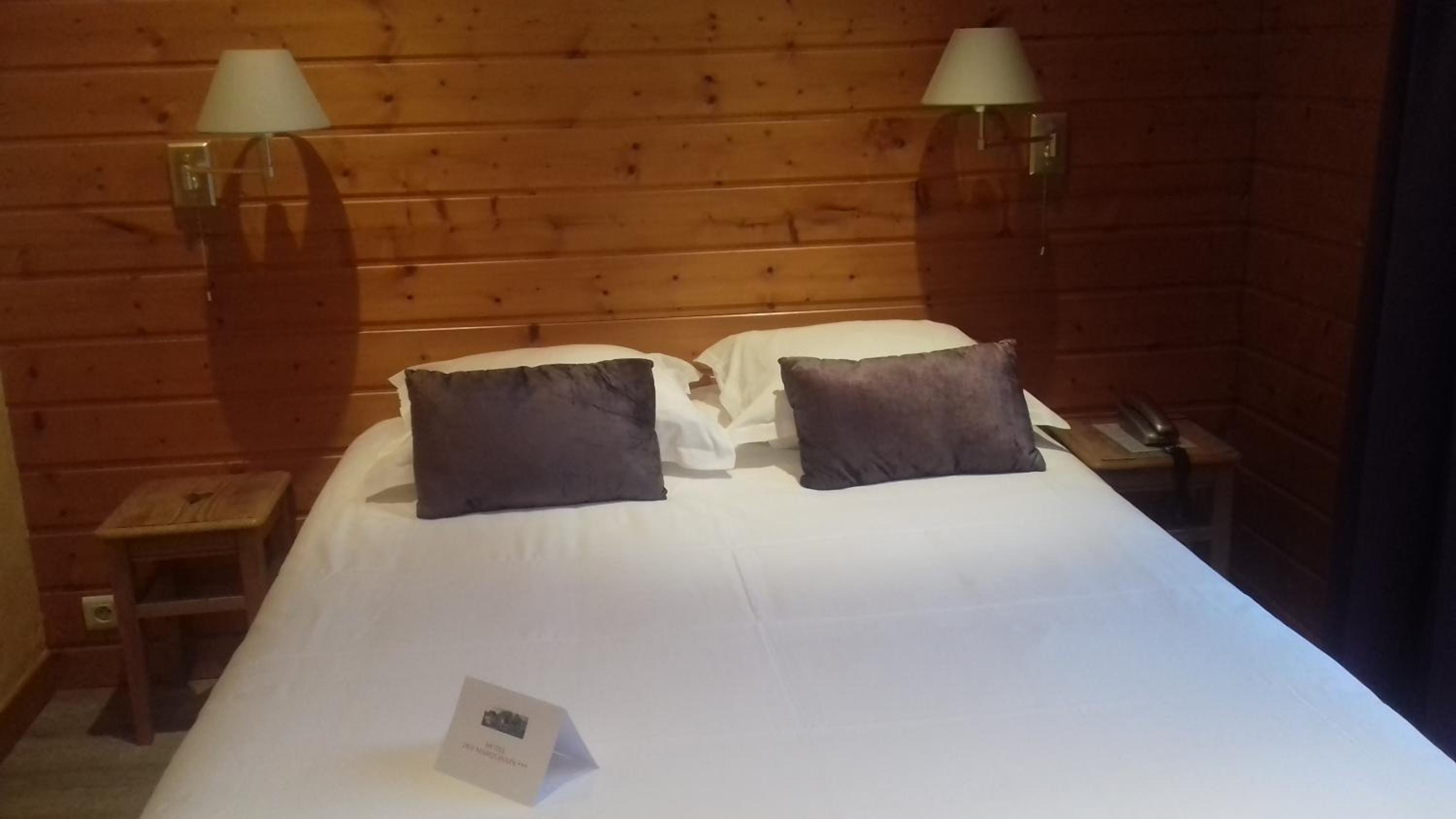 Classic Double Room - Lake Side - Photo 1
