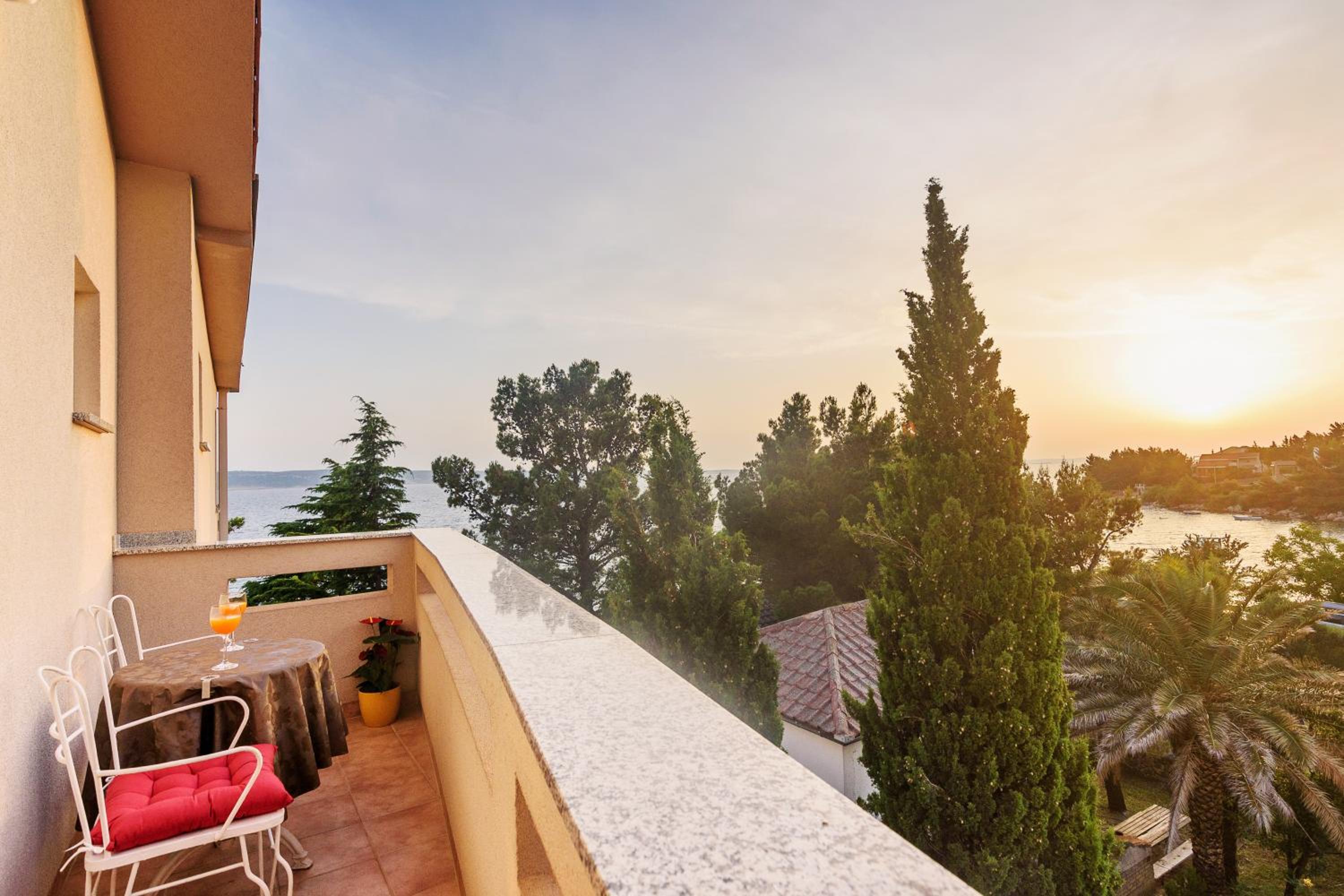 Double or Twin Room with Balcony - Photo 3