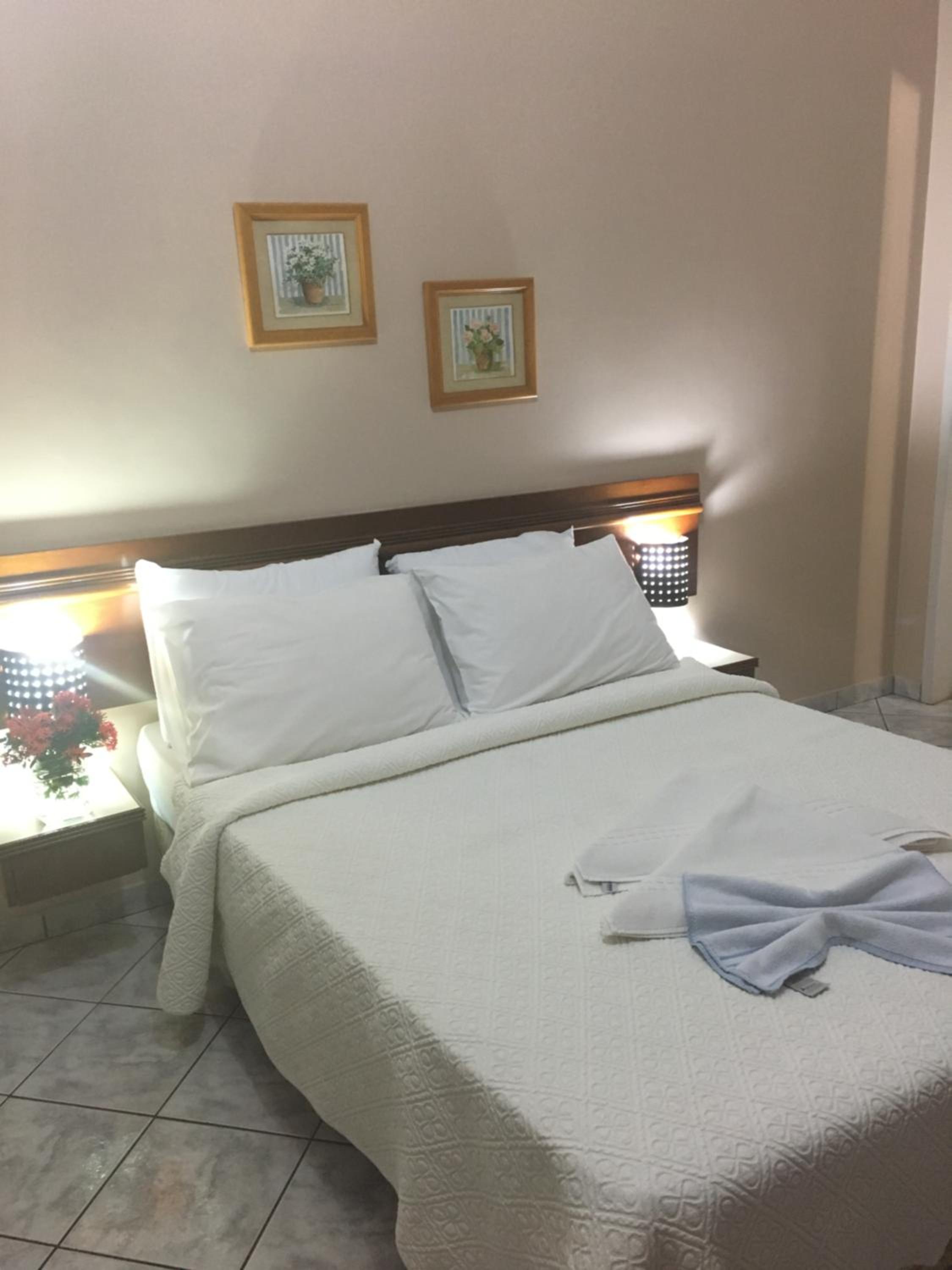 Standard Triple Room with Air Conditioning - Photo 2