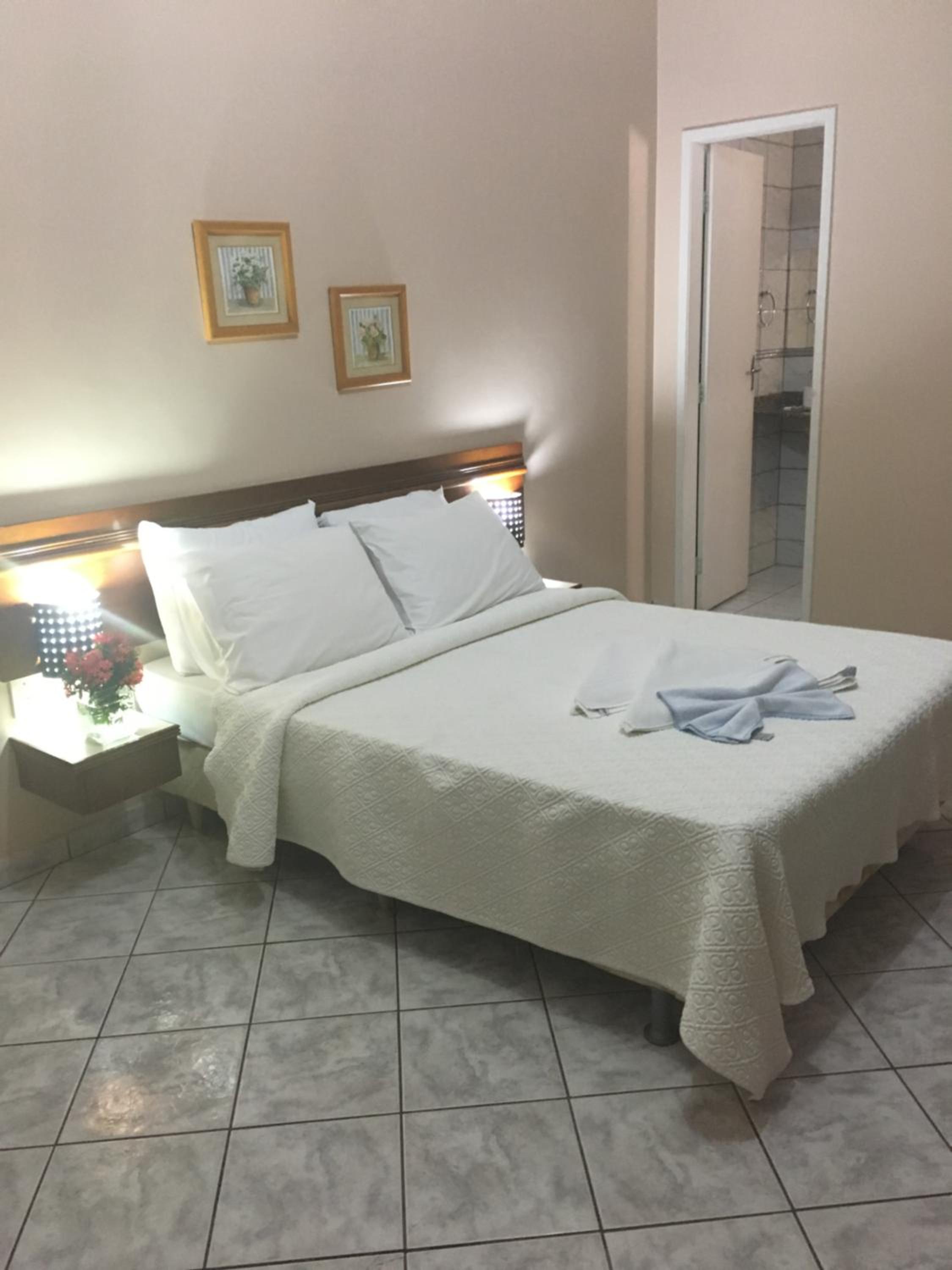 Standard Triple Room with Air Conditioning - Photo 4