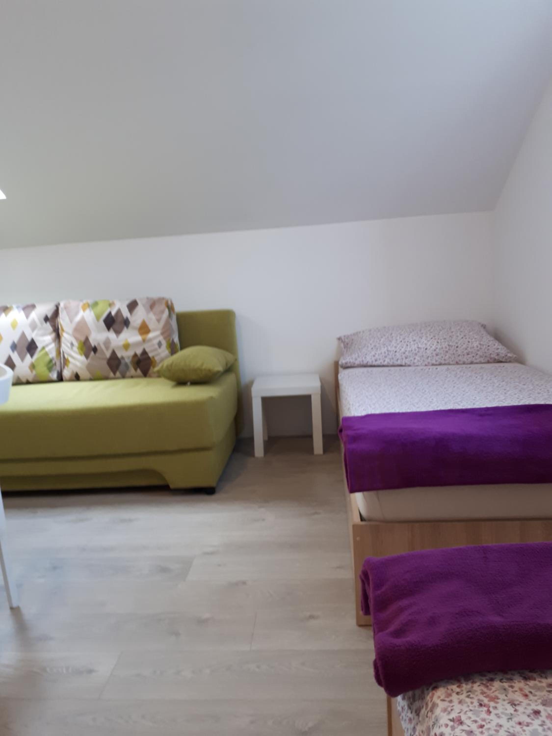 Studio Apartment - Photo 1