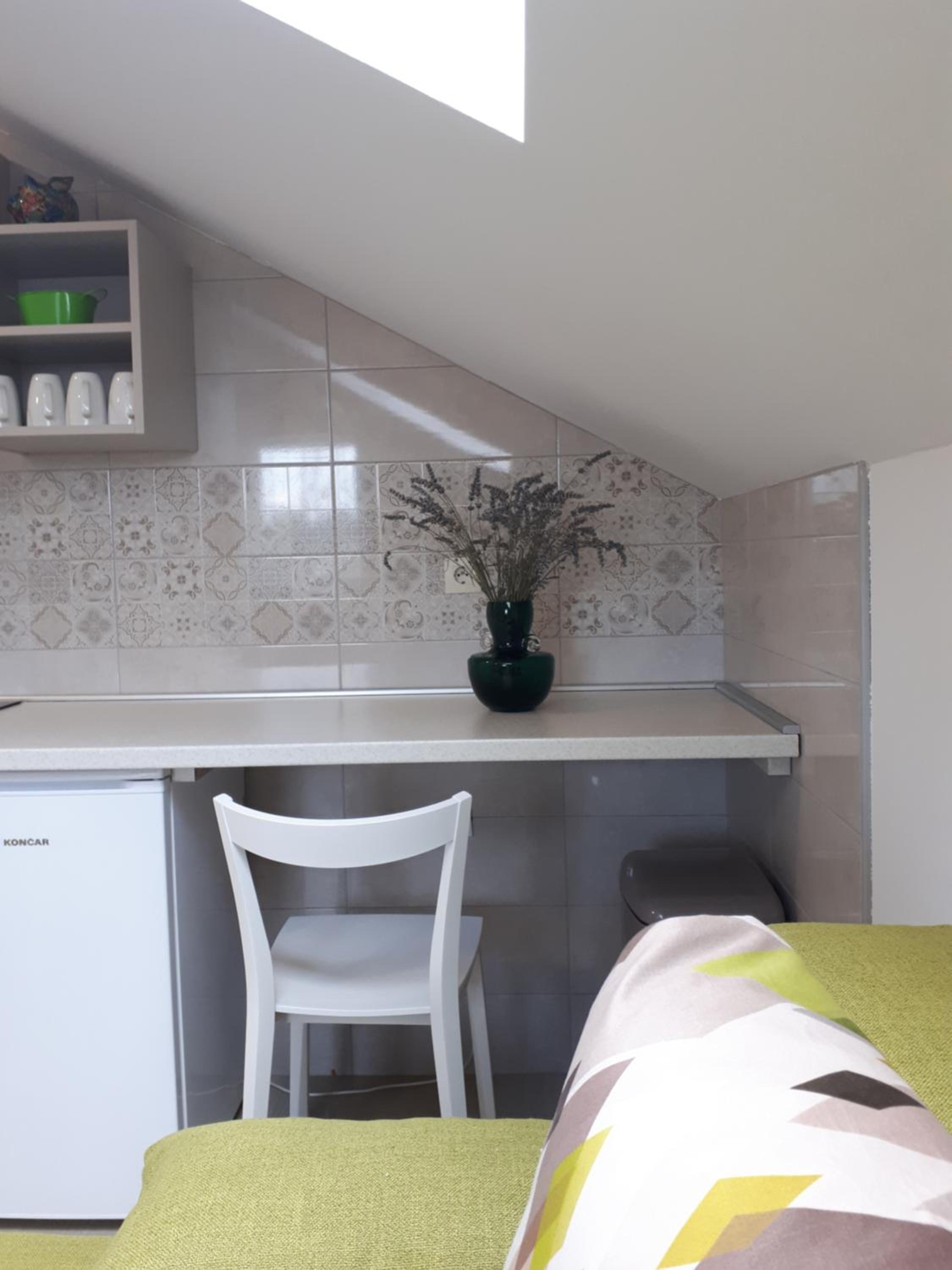 Studio Apartment - Photo 9