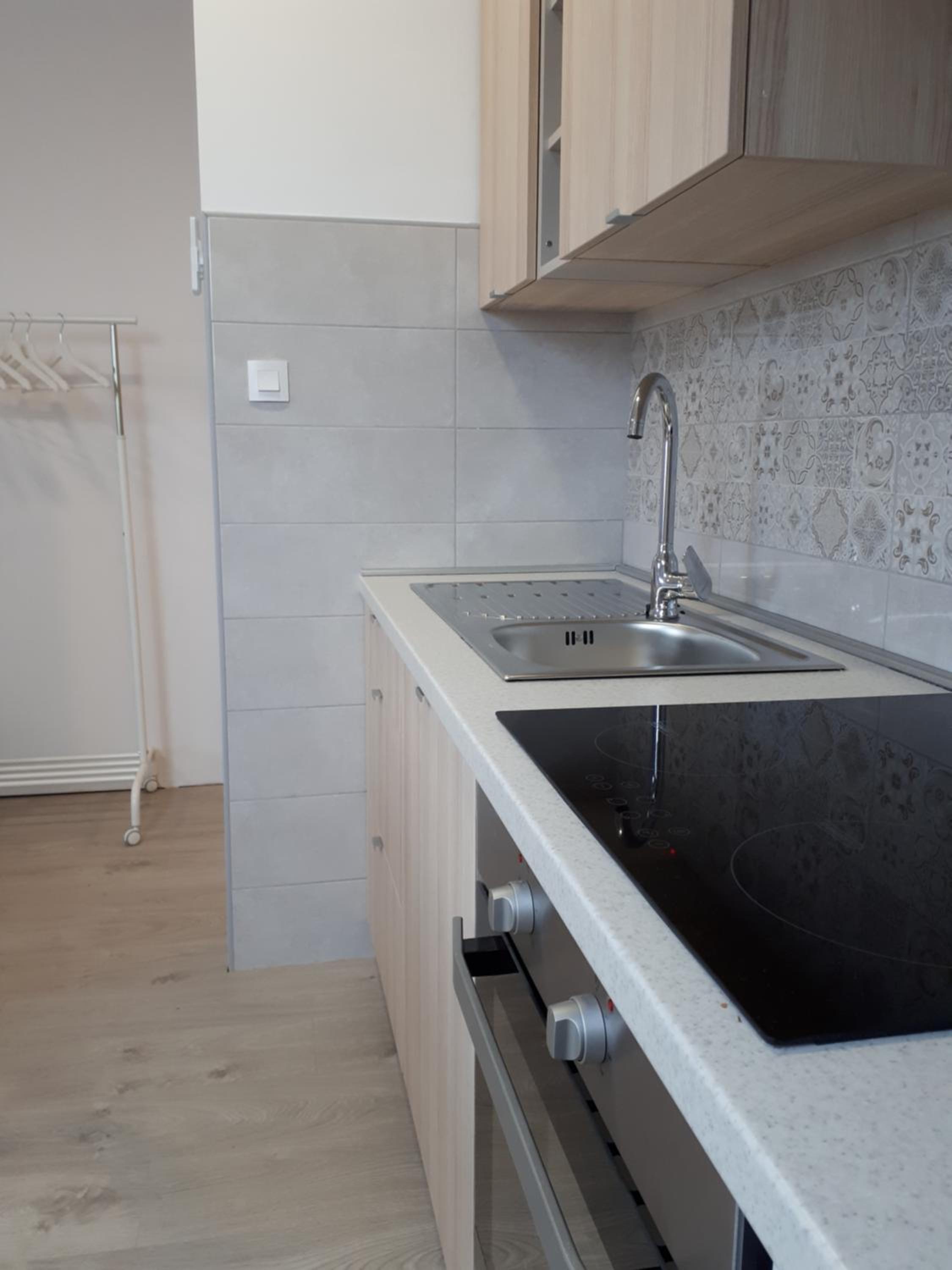 Studio Apartment - Photo 17