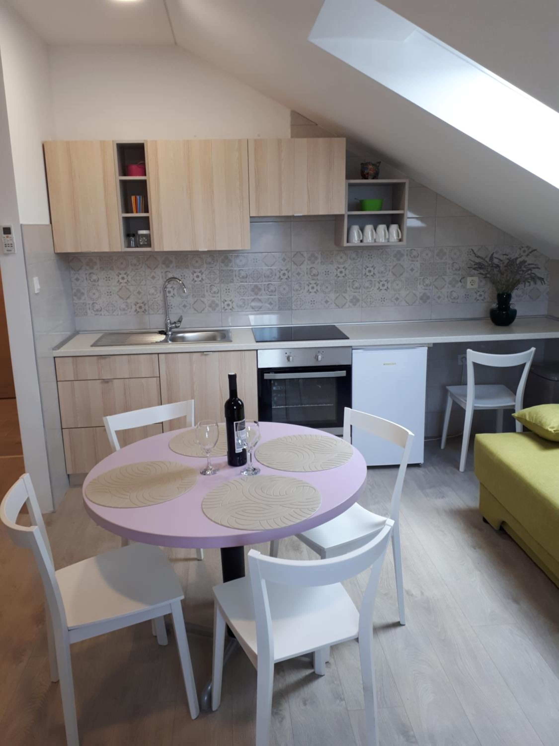 Studio Apartment - Photo 18