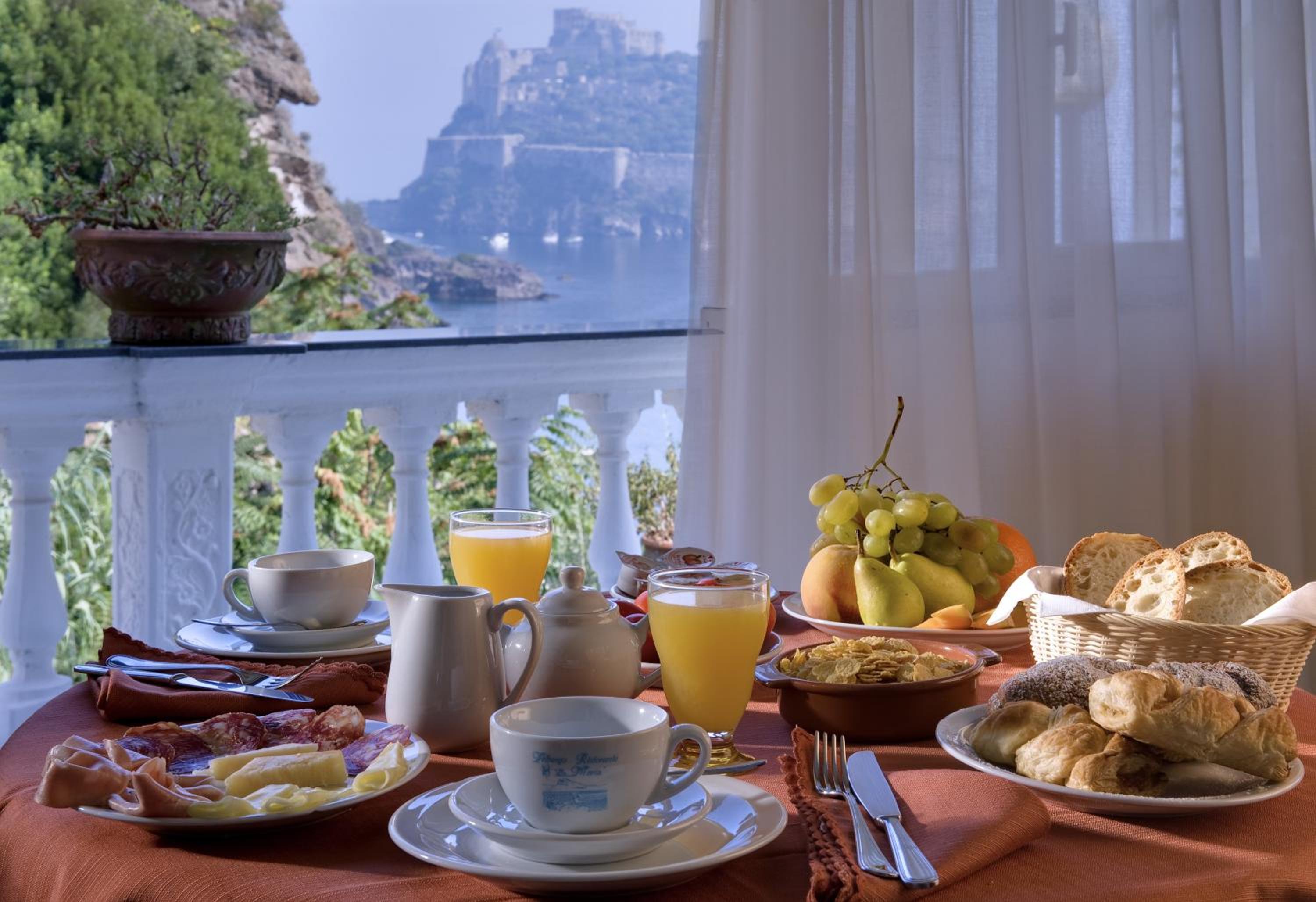 Double or Twin Room with Sea View - Photo 2