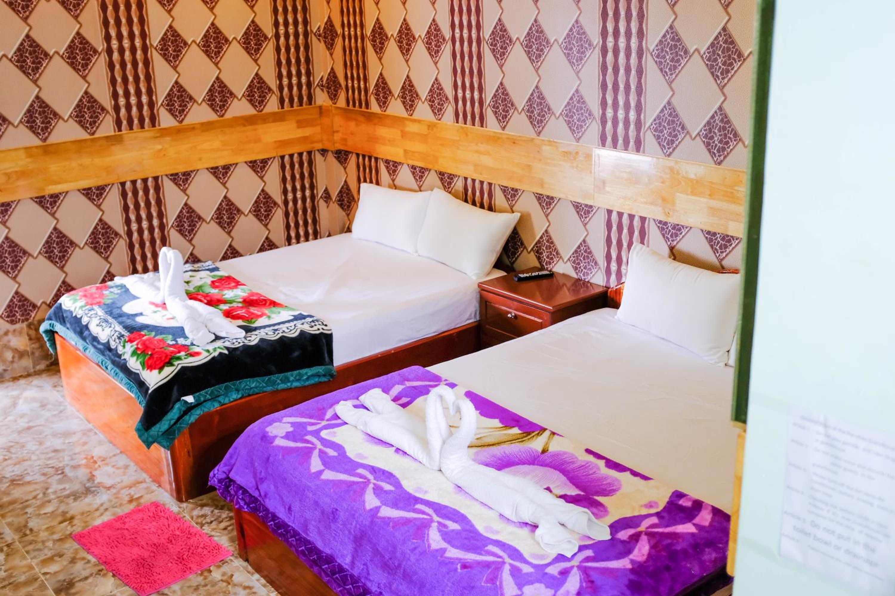 Deluxe Double Room with Extra Bed - Photo 13